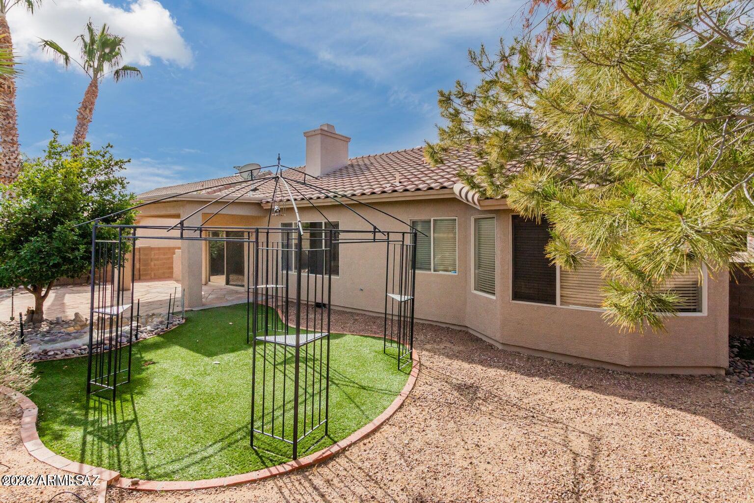 9162 N TREASURE MOUNTAIN Drive