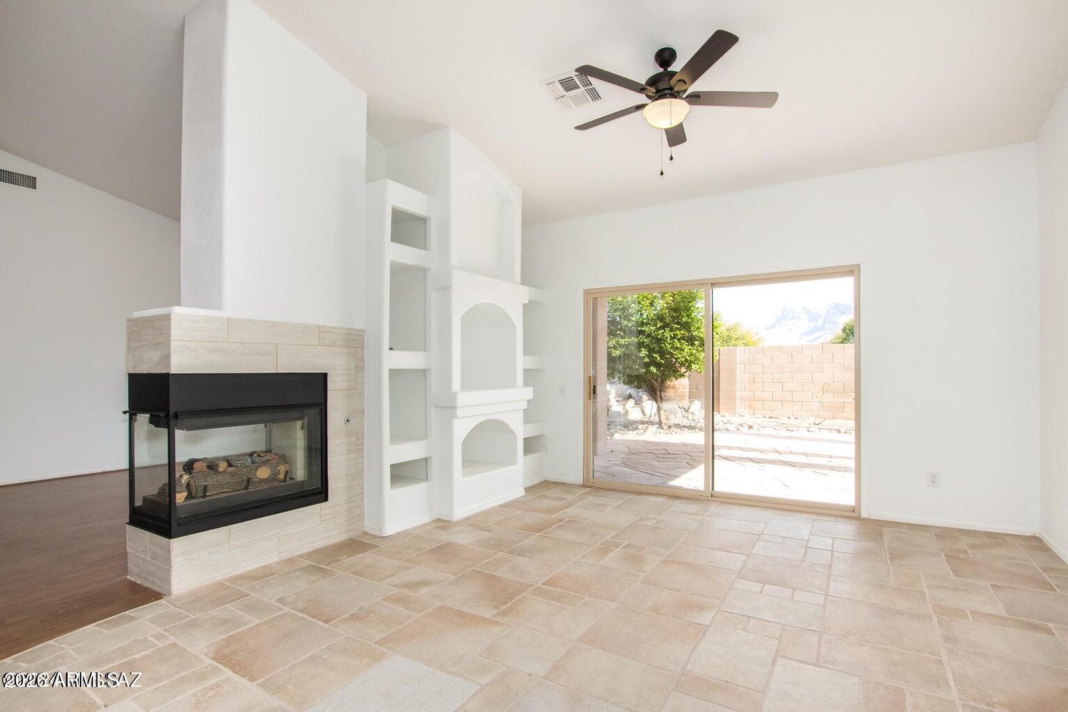 9162 N TREASURE MOUNTAIN Drive