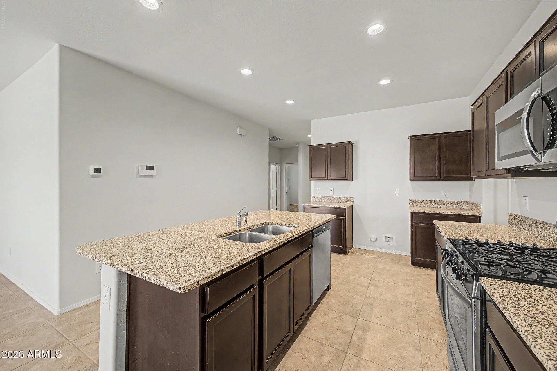 31021 W COLUMBUS Avenue