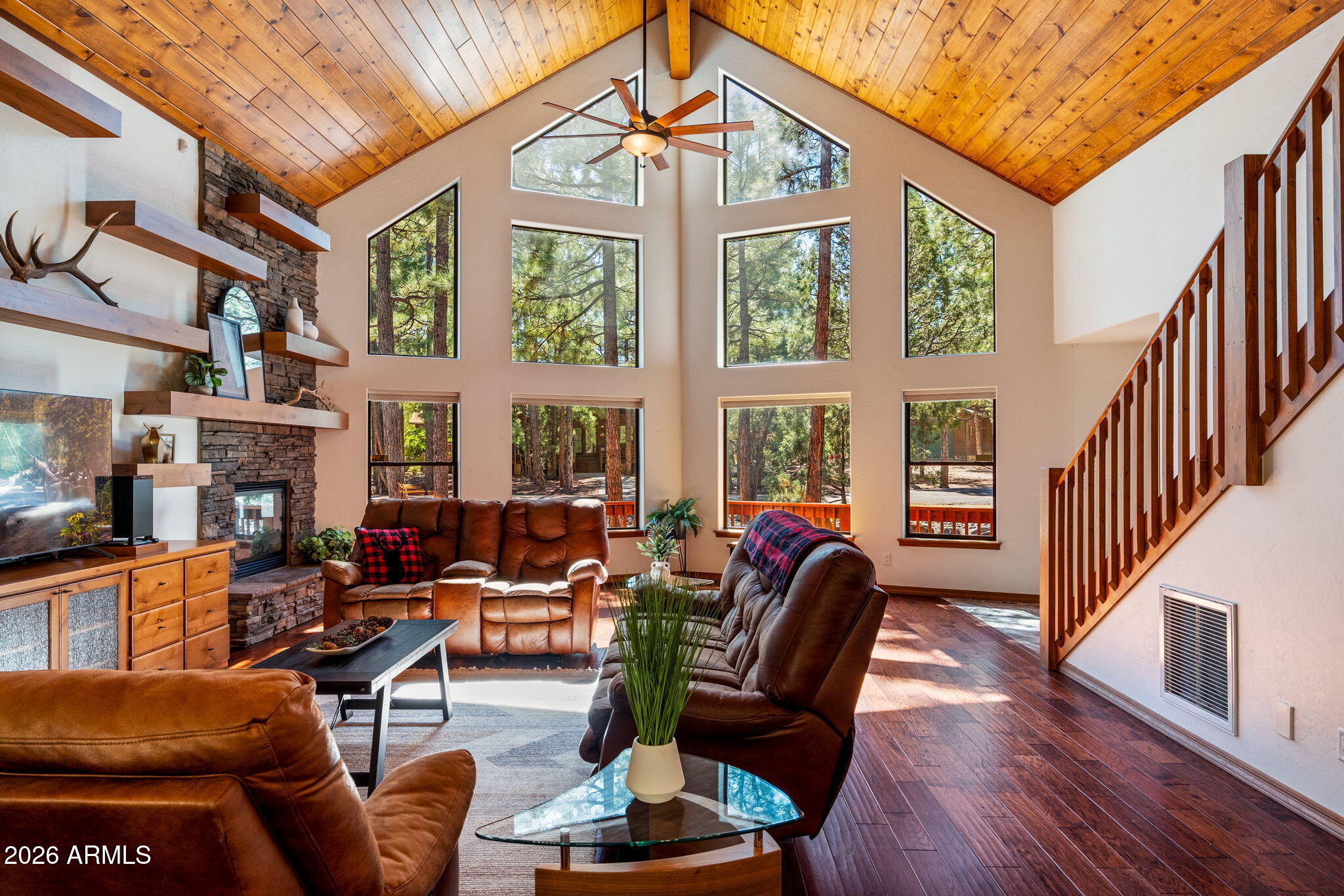 942 PINE CREEK Drive