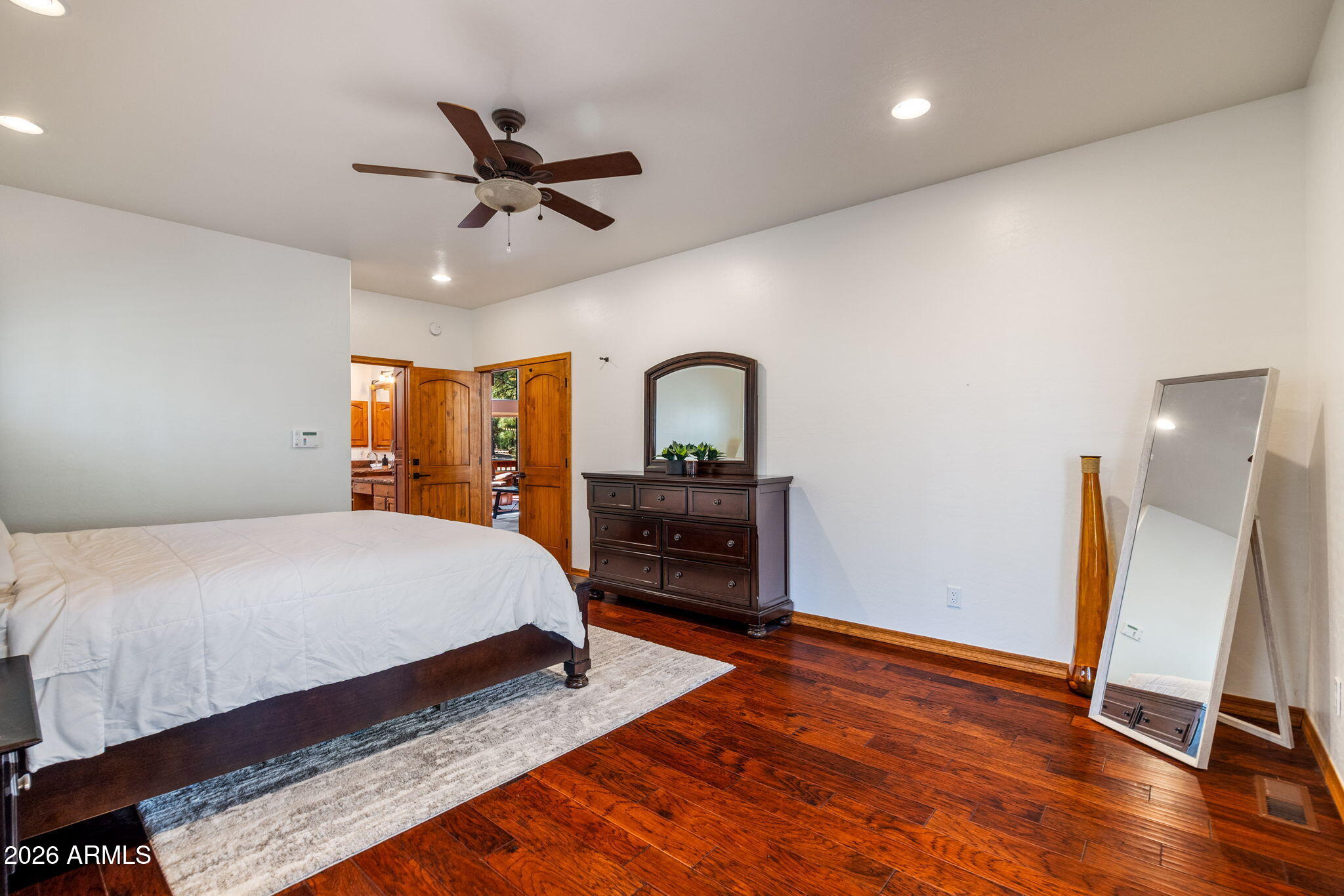 942 PINE CREEK Drive