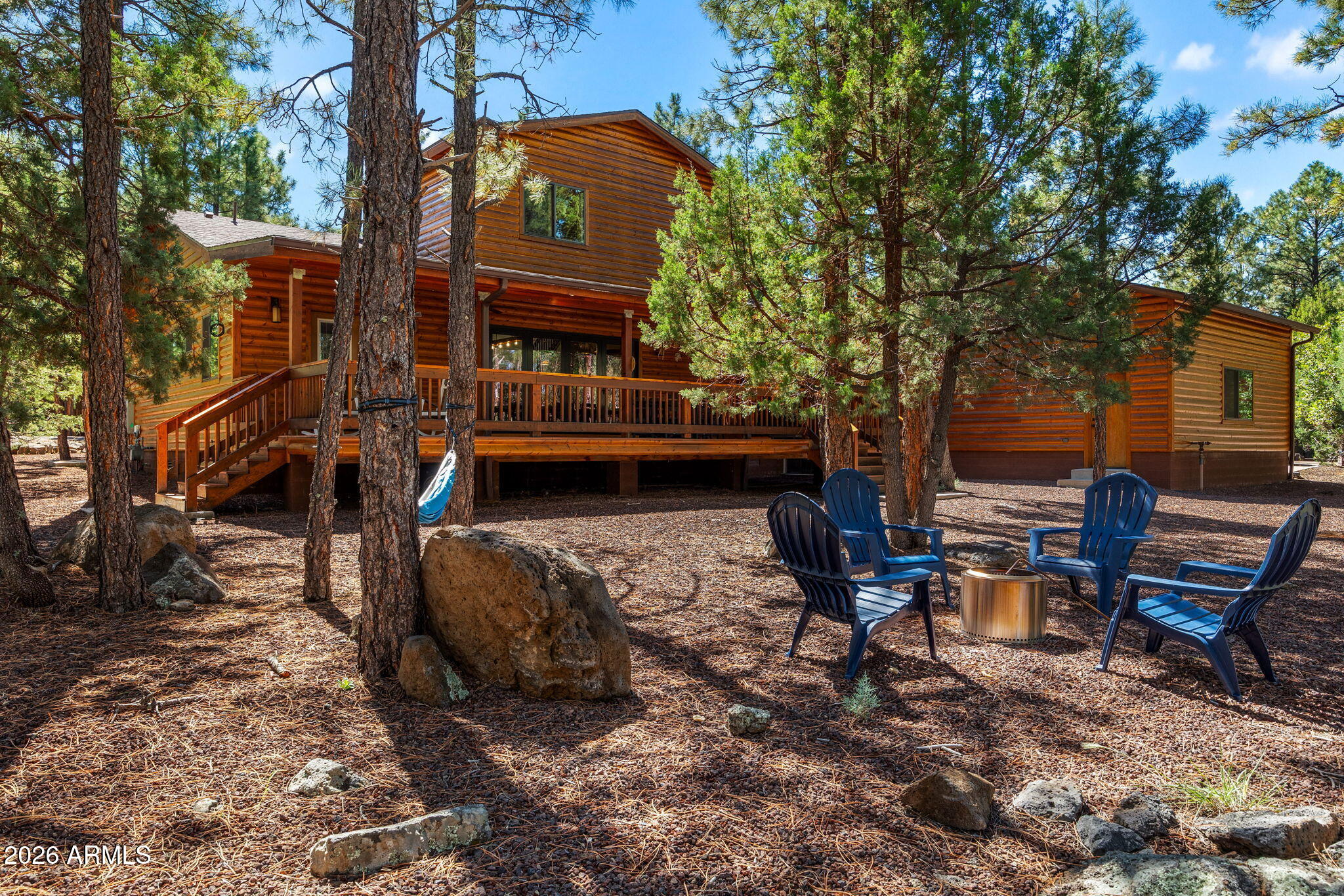 942 PINE CREEK Drive