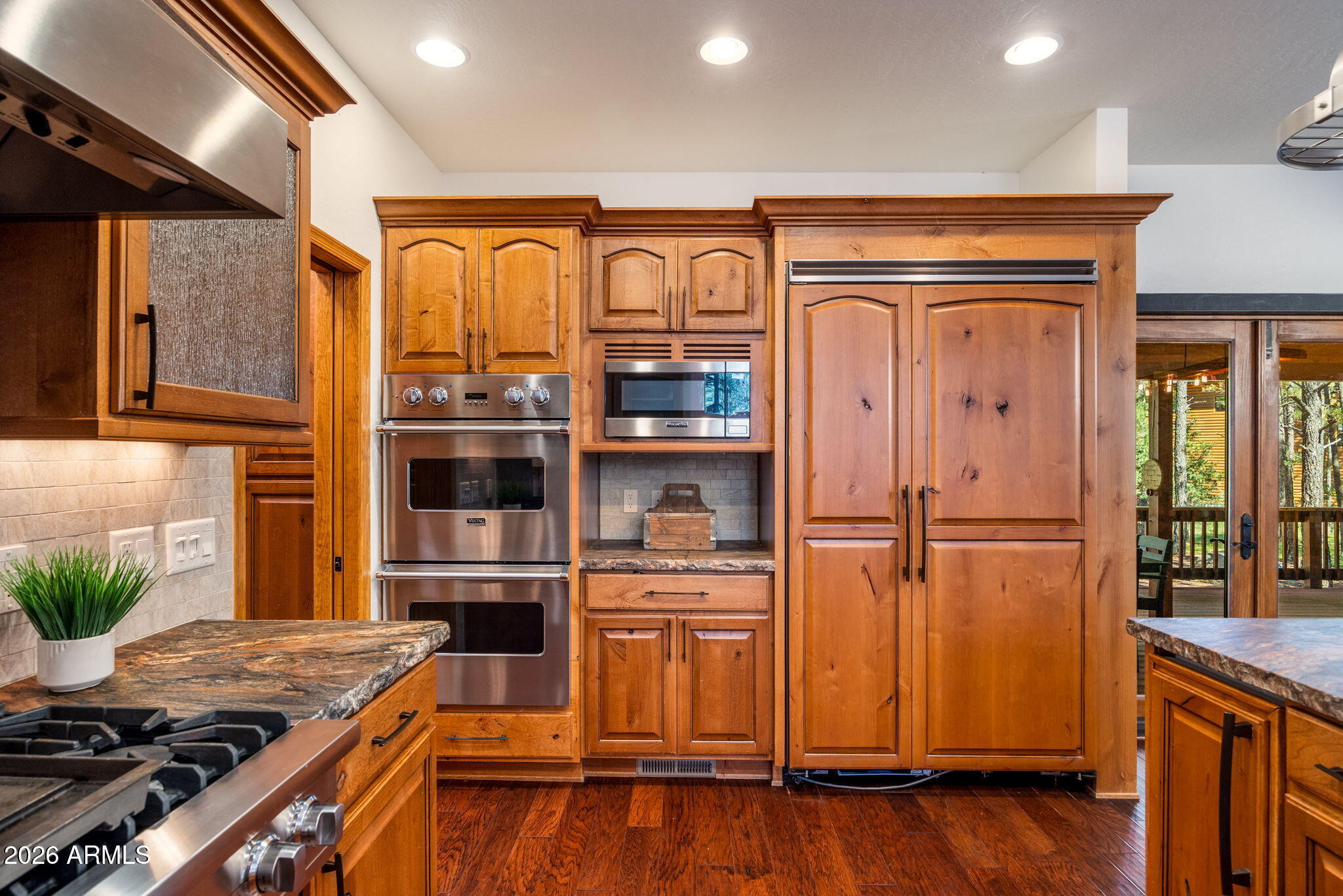 942 PINE CREEK Drive