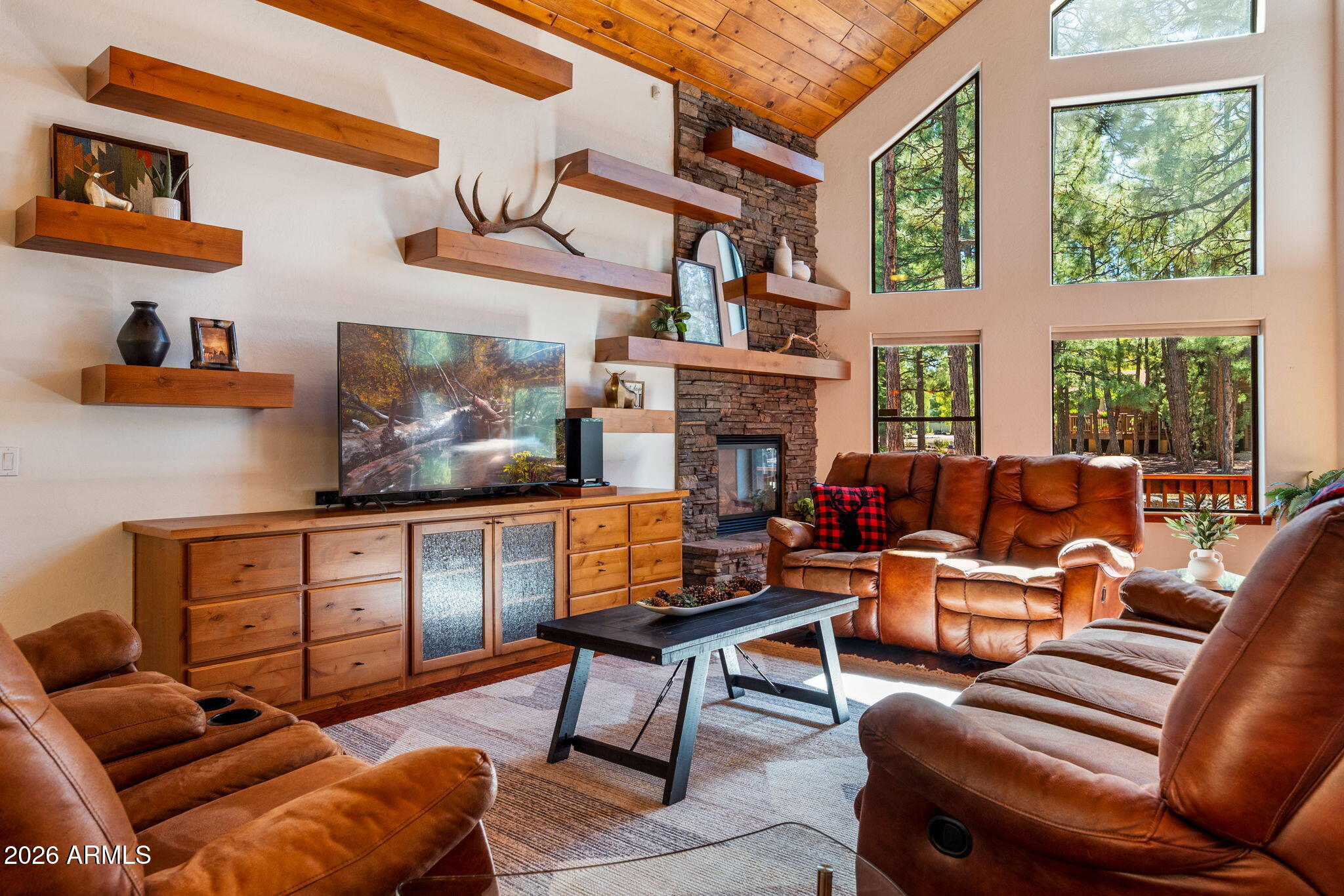 942 PINE CREEK Drive
