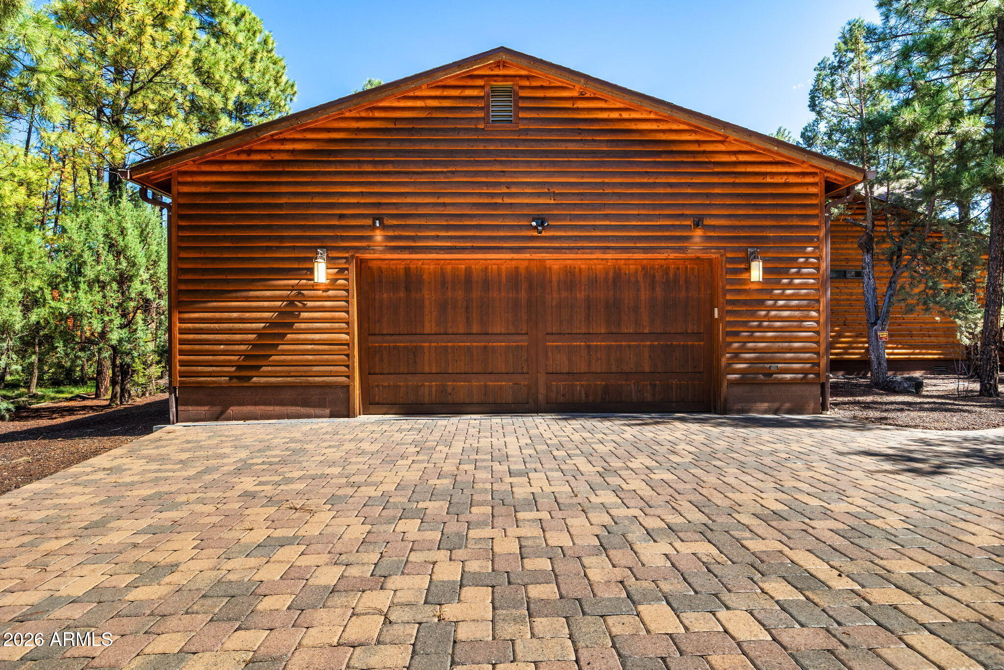 942 PINE CREEK Drive