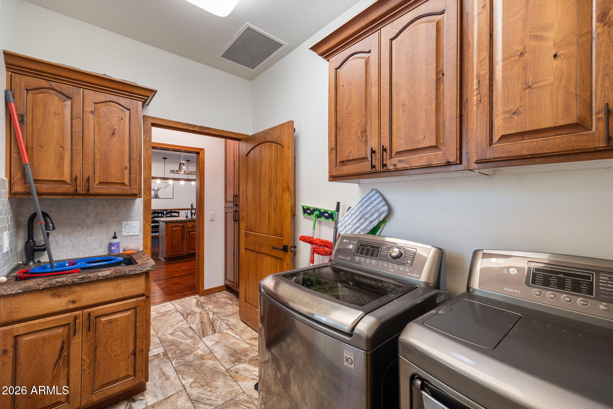 942 PINE CREEK Drive