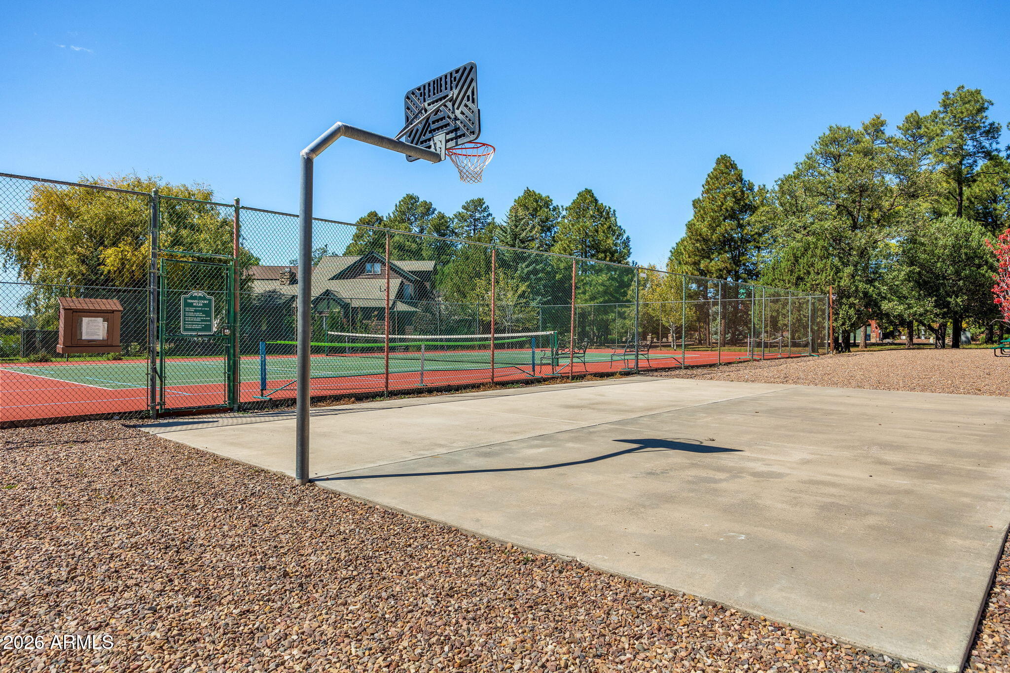 942 PINE CREEK Drive
