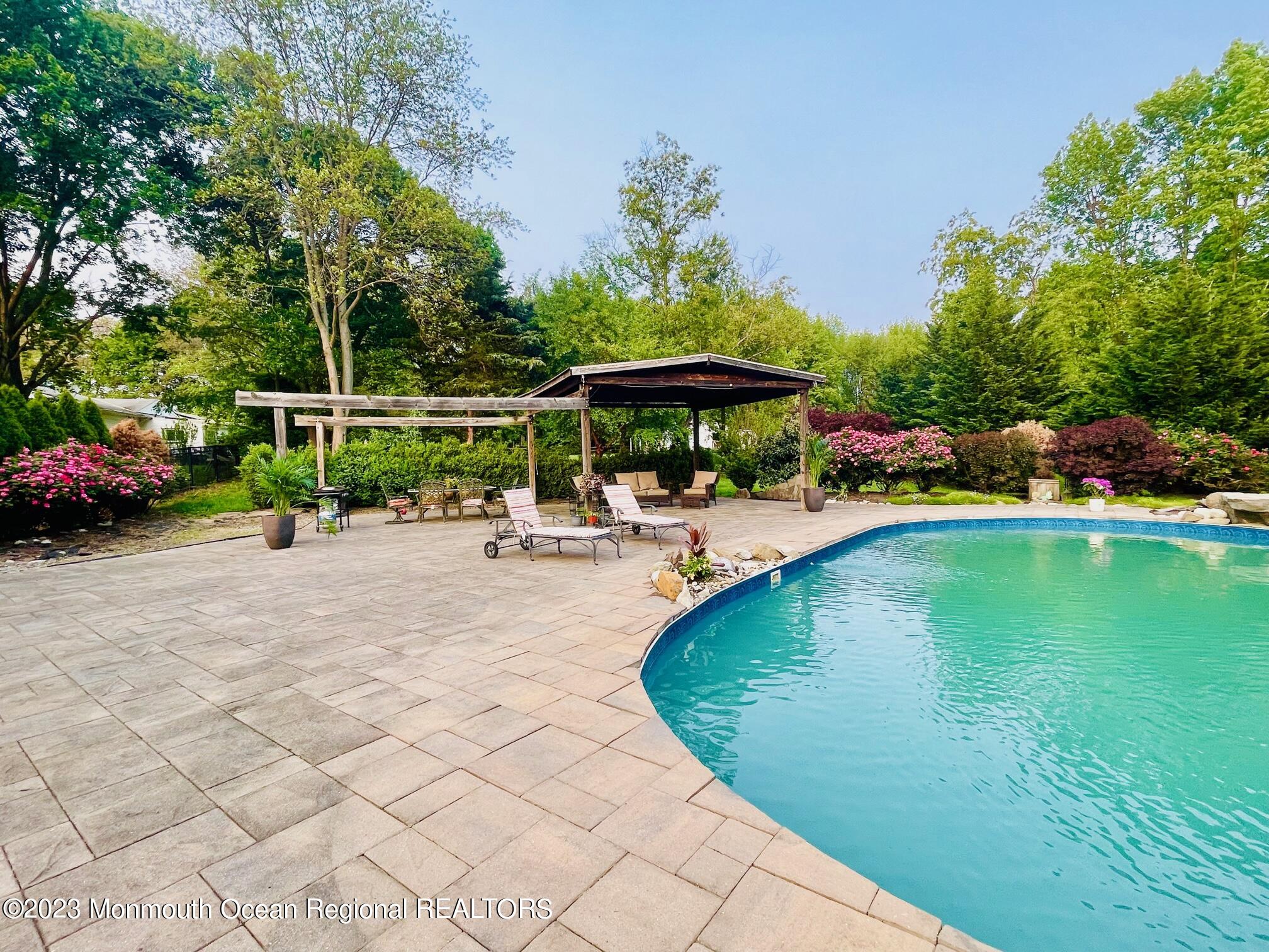 387 Schoolhouse Road