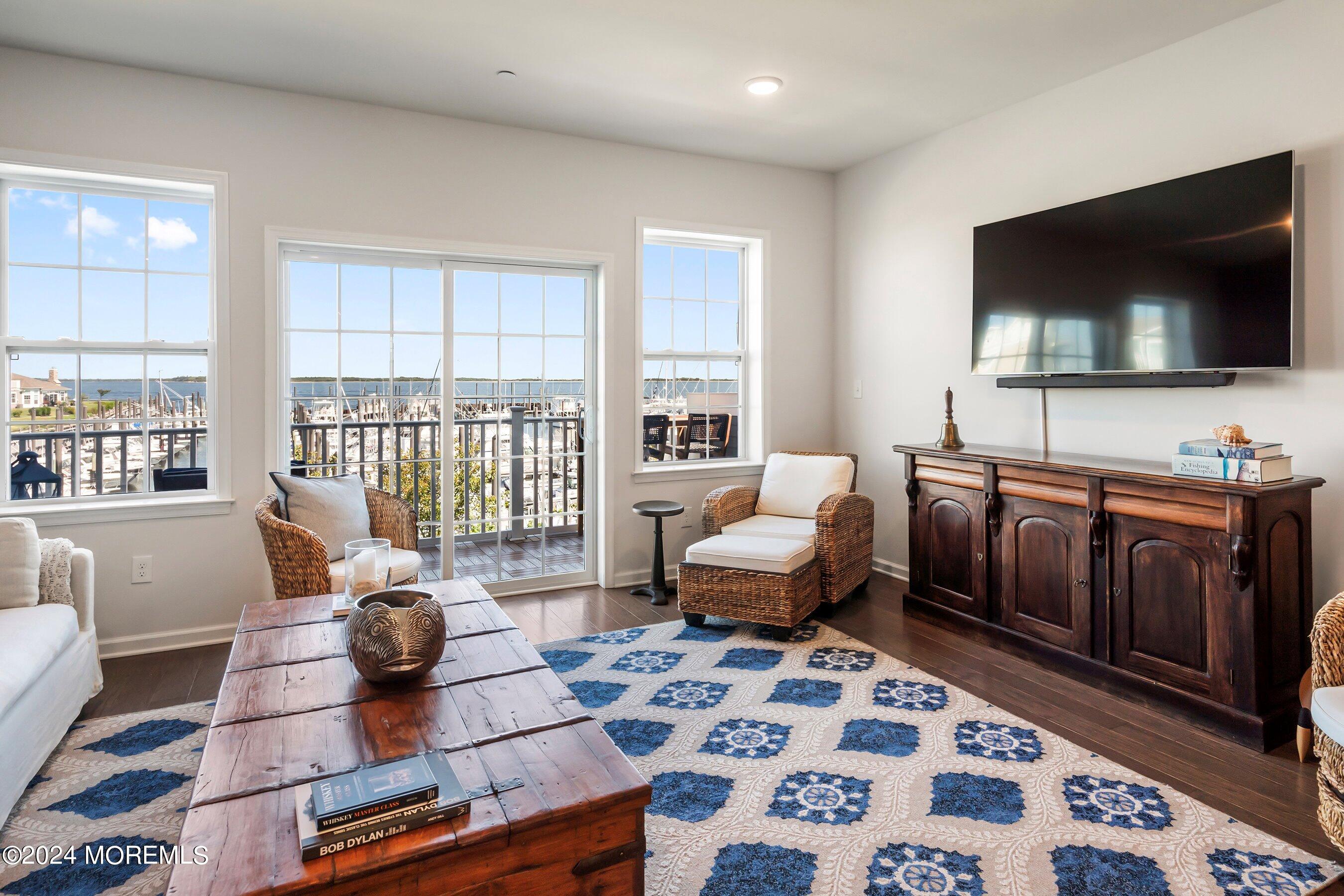 4 Halfmoon Court, 904