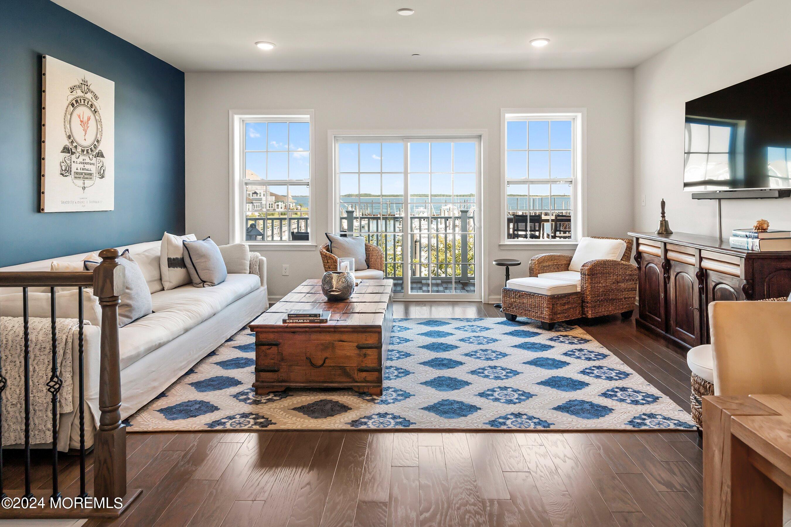 4 Halfmoon Court, 904