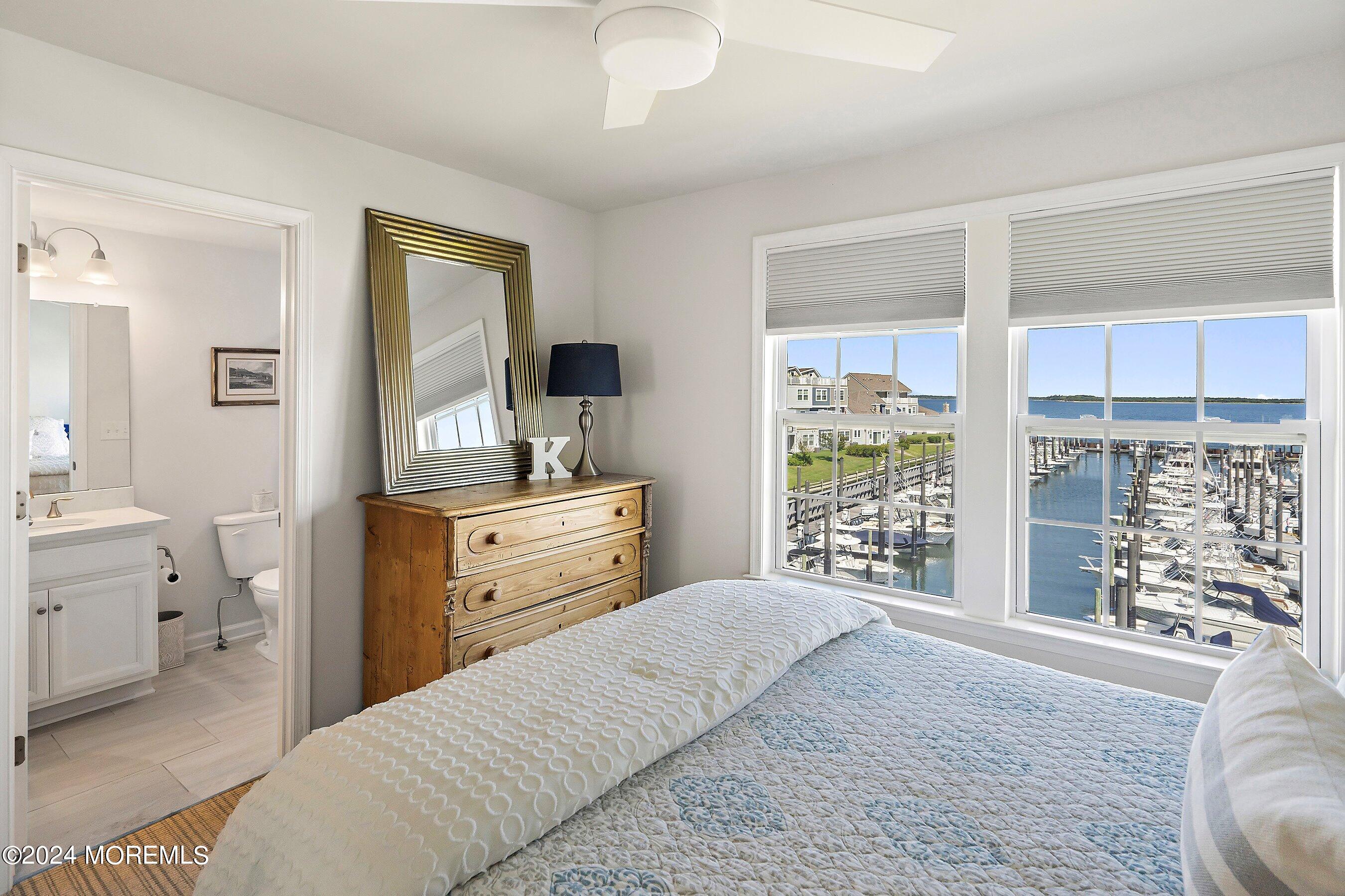 4 Halfmoon Court, 904