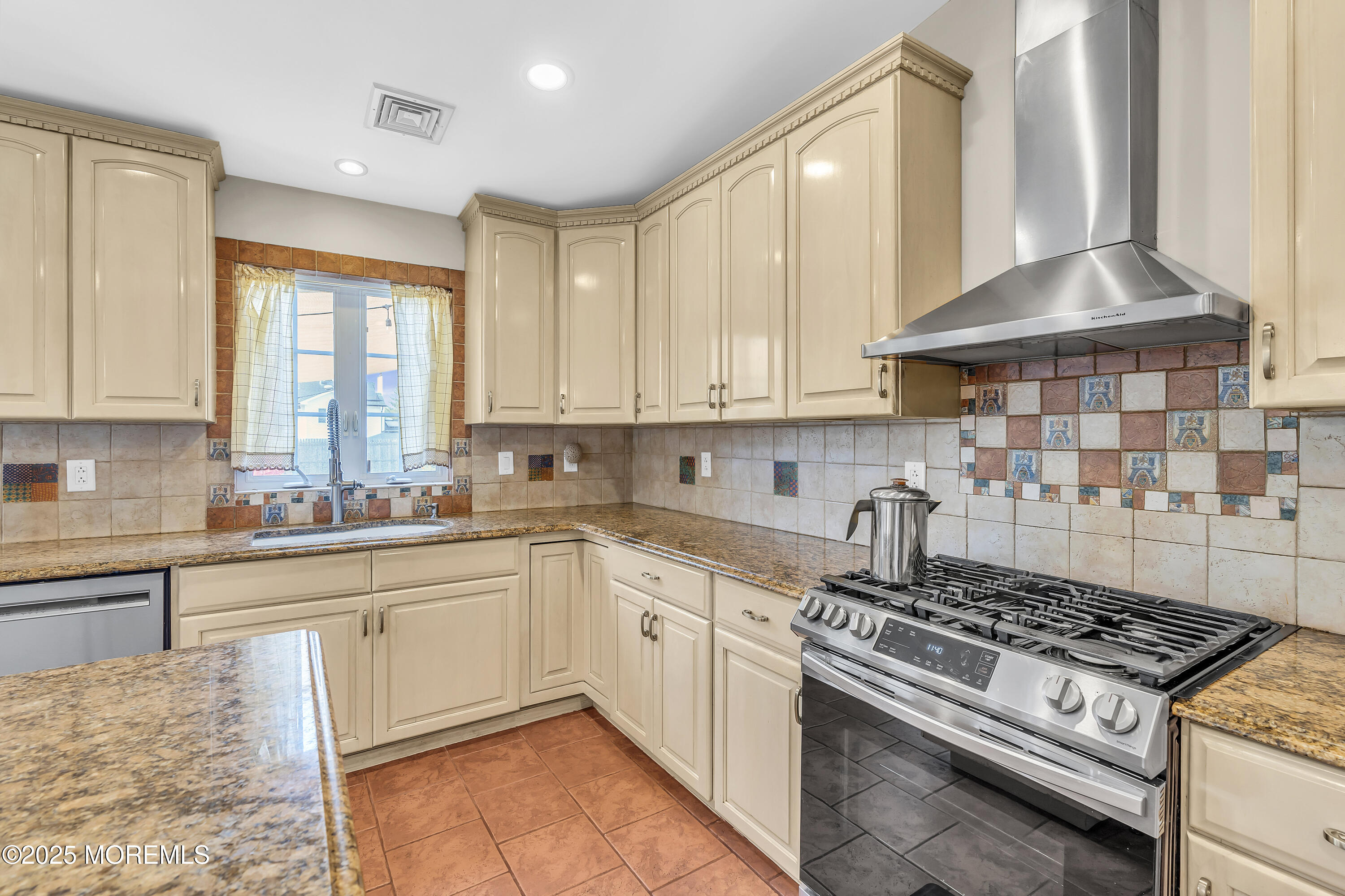 17 Yorktowne Drive