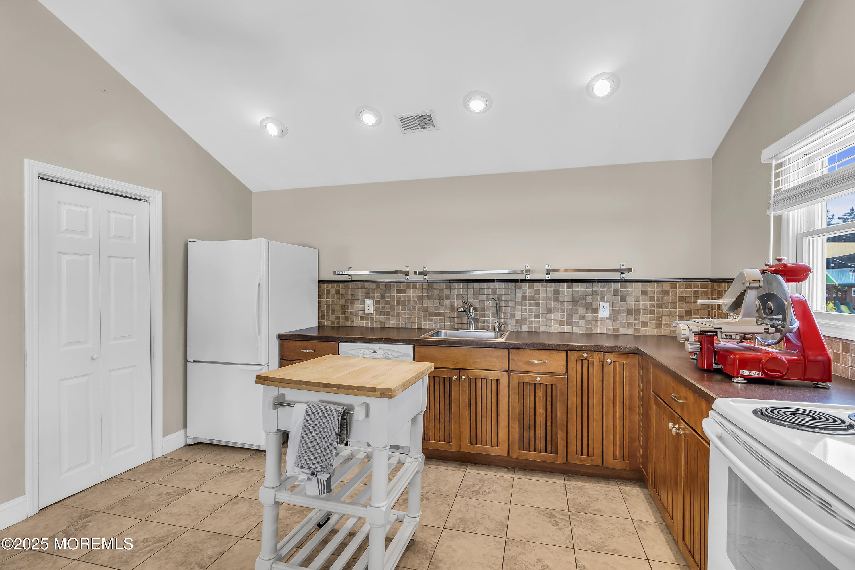 17 Yorktowne Drive