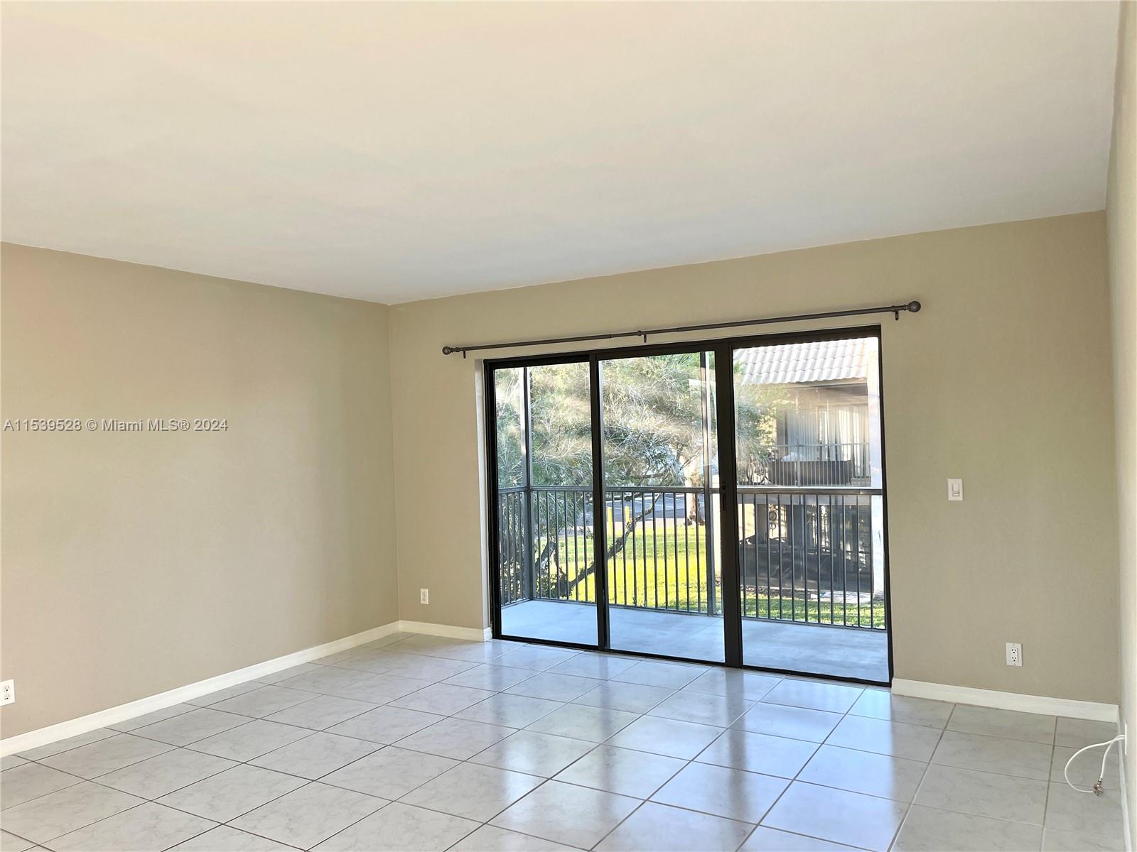 304 Racquet Club Rd # 201