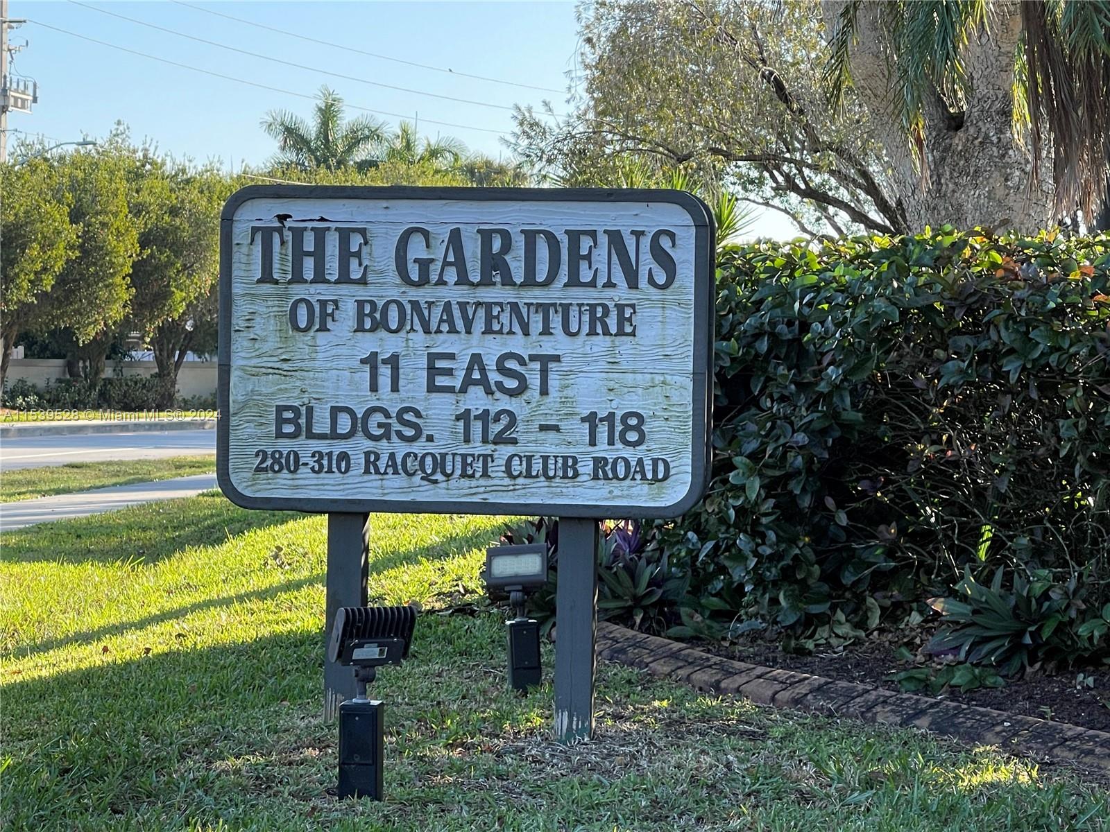 304 Racquet Club Rd # 201