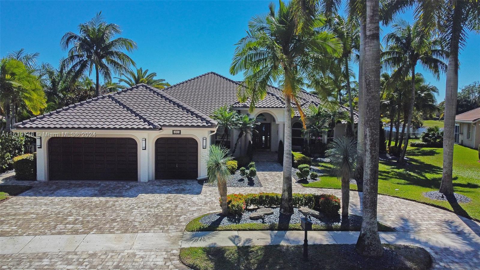 2517 Poinciana Dr