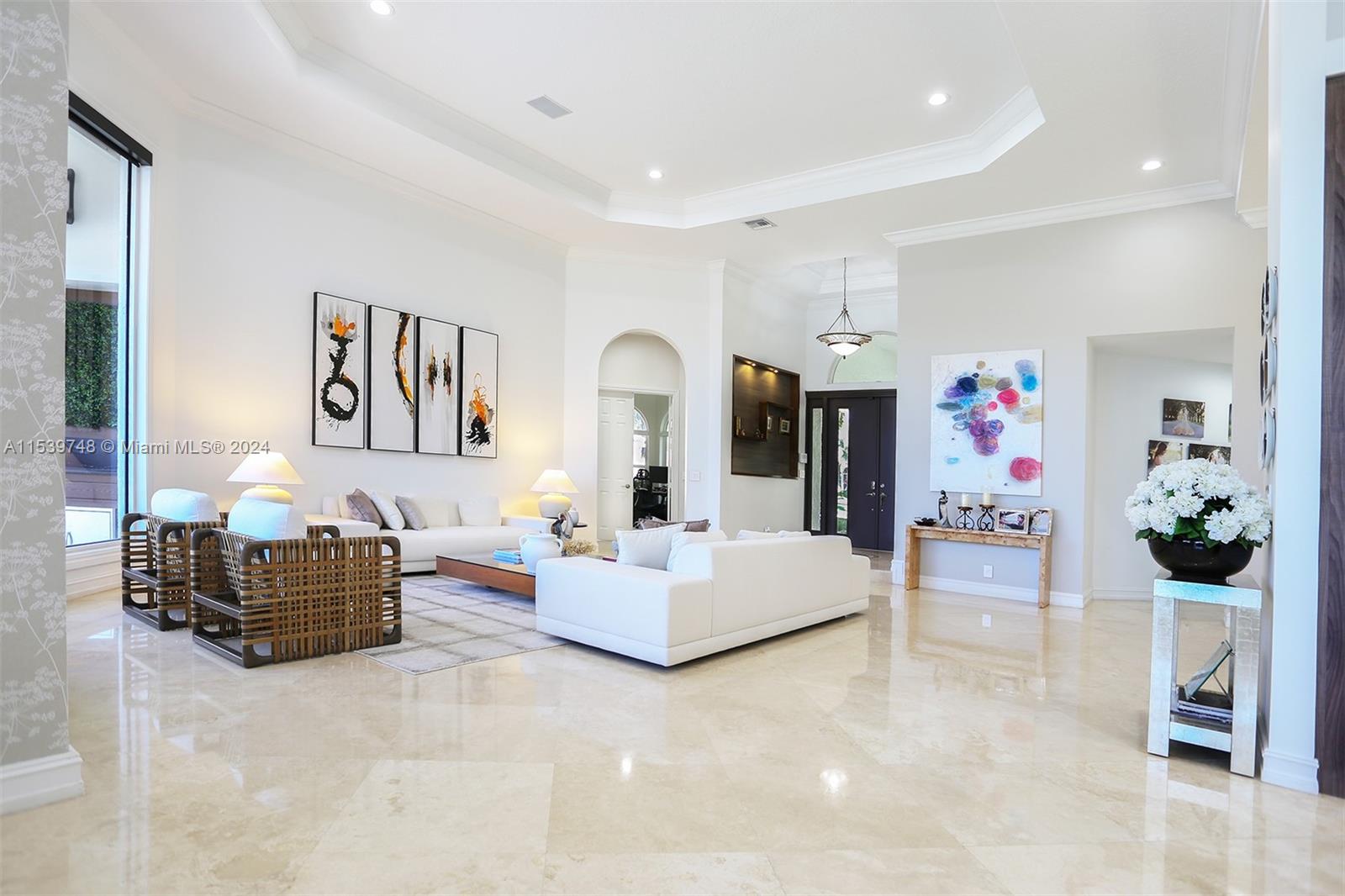 2517 Poinciana Dr