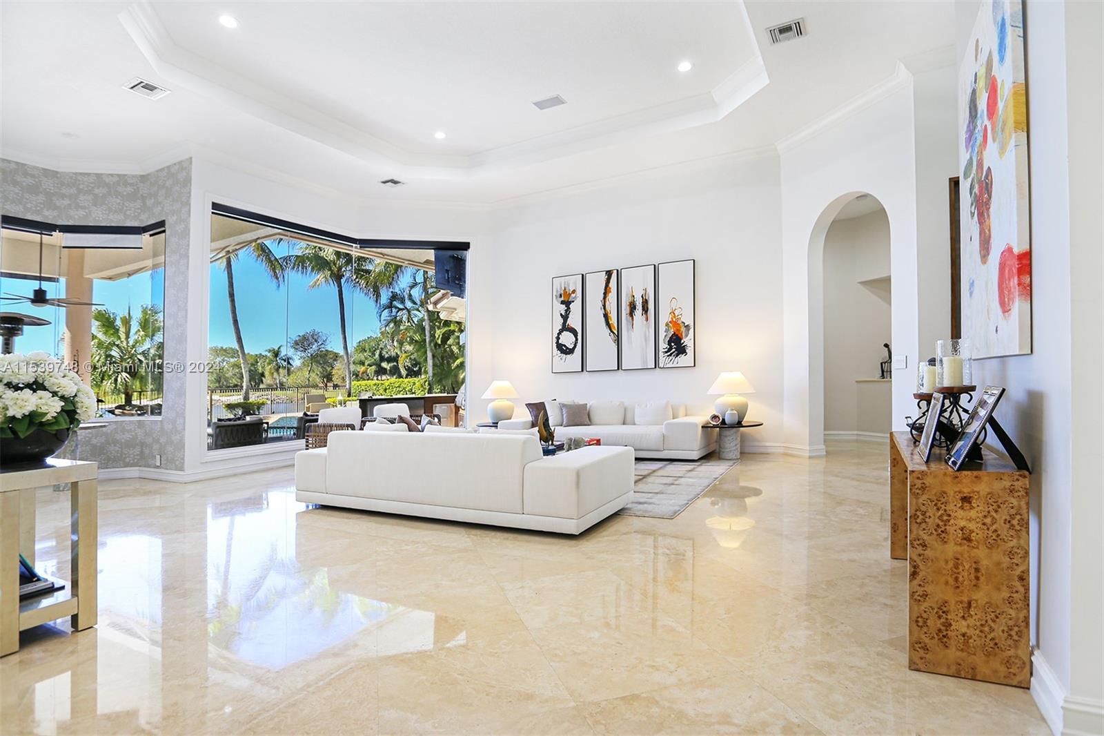 2517 Poinciana Dr
