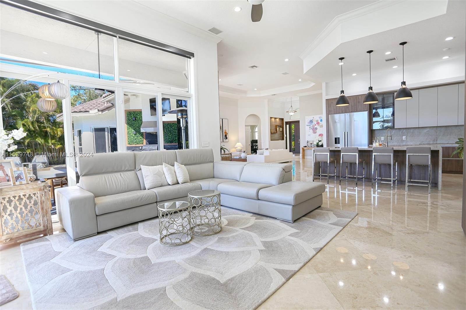2517 Poinciana Dr