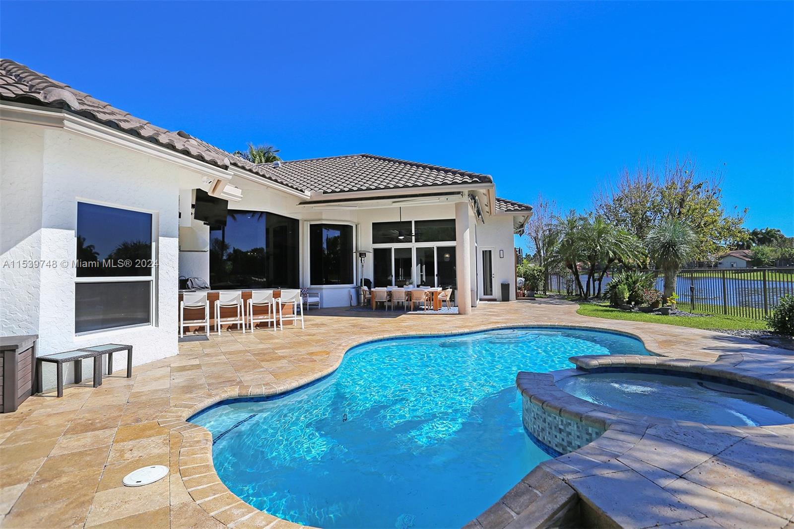 2517 Poinciana Dr