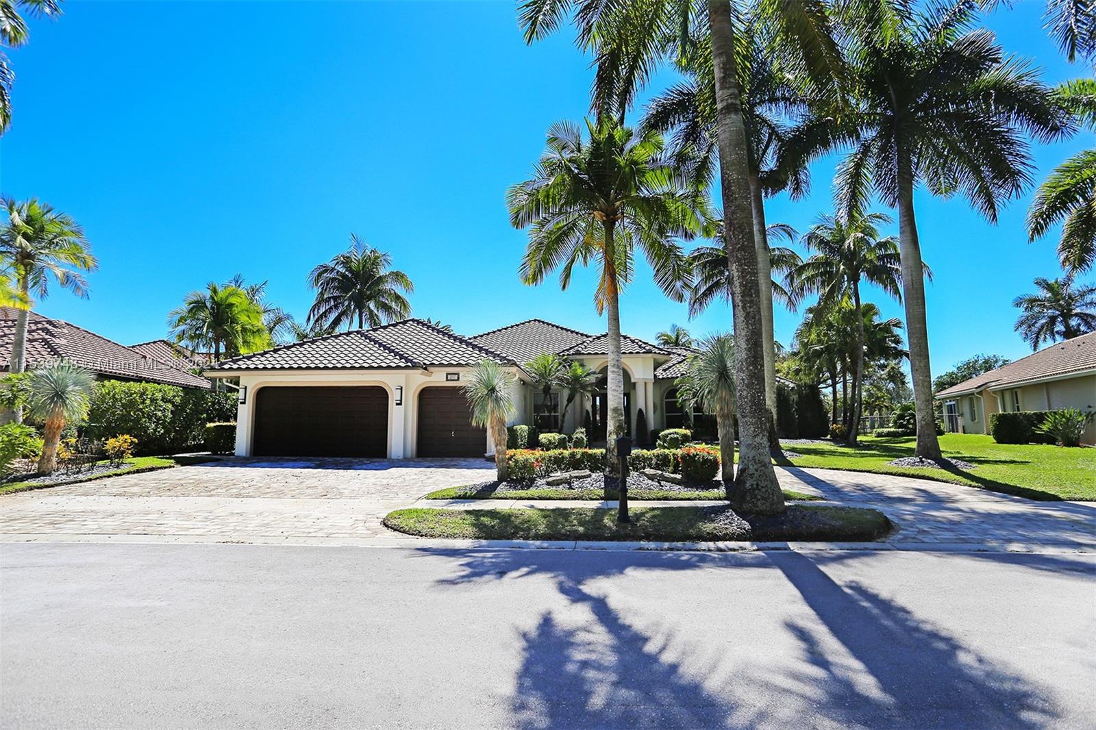 2517 Poinciana Dr