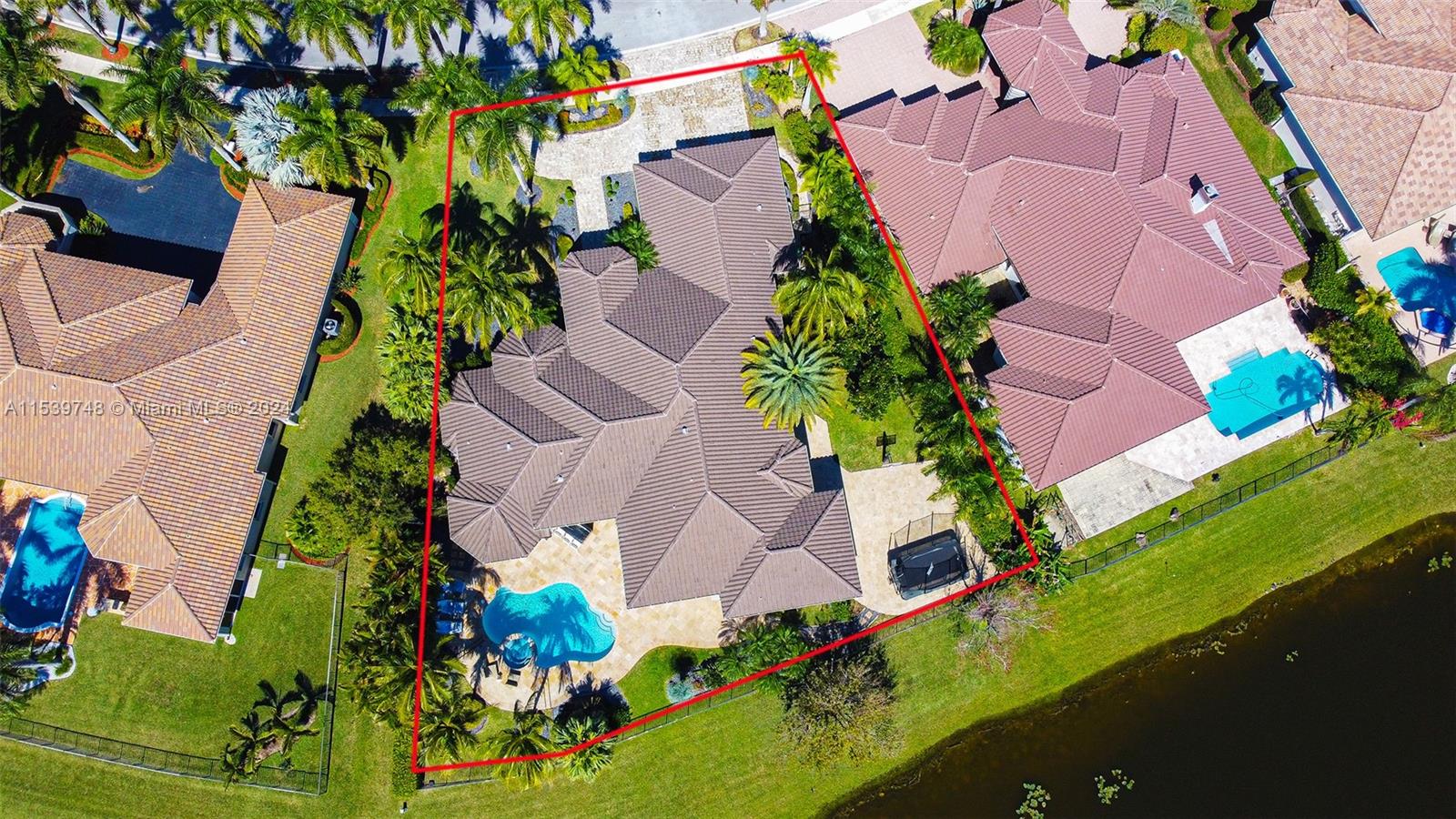 2517 Poinciana Dr