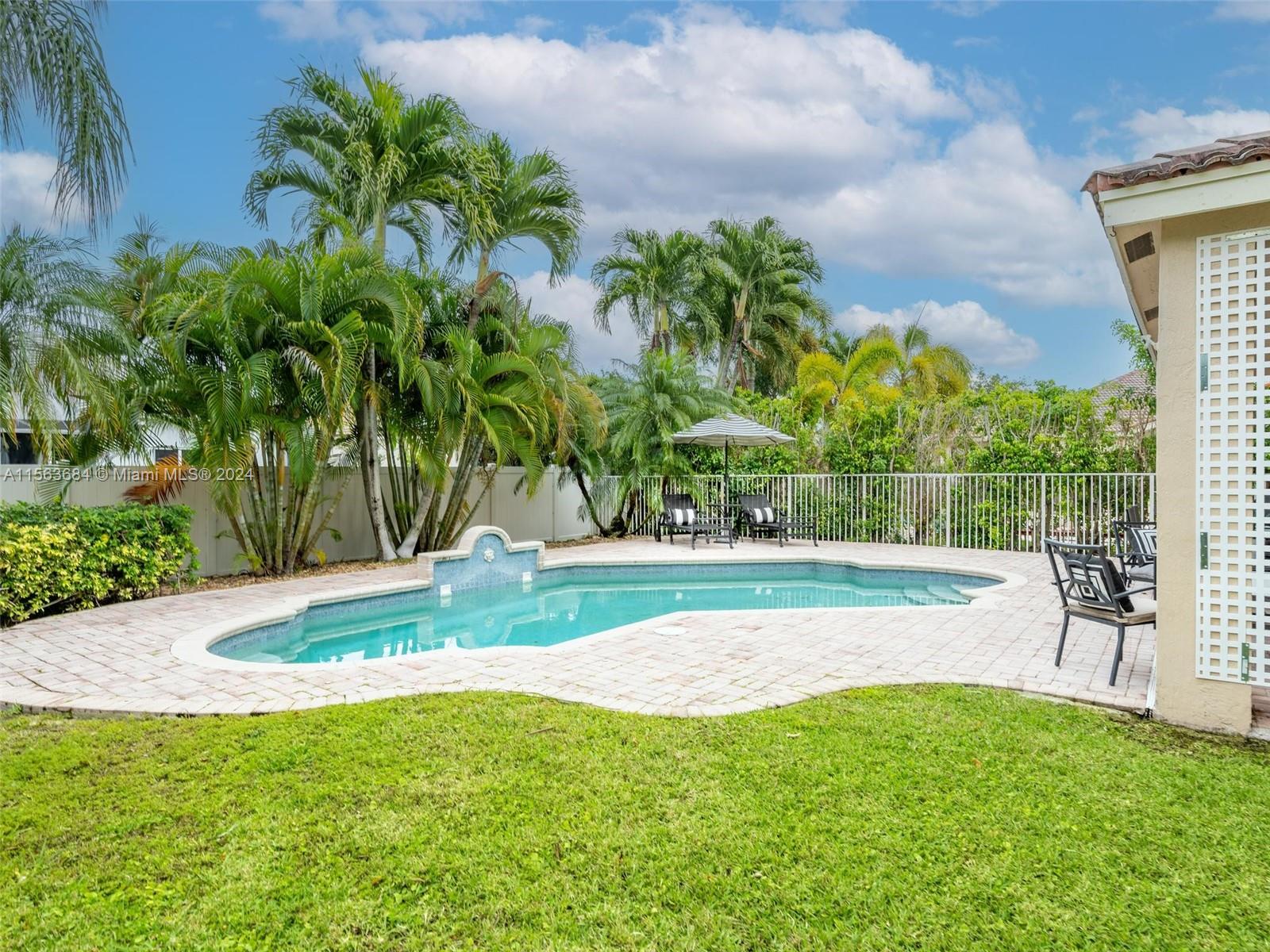 1005 Fairfield Meadows Dr