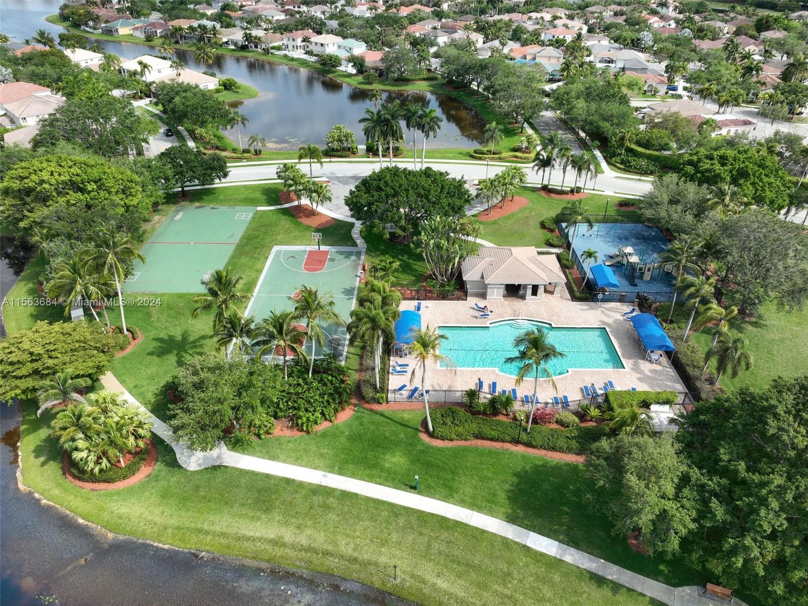 1005 Fairfield Meadows Dr