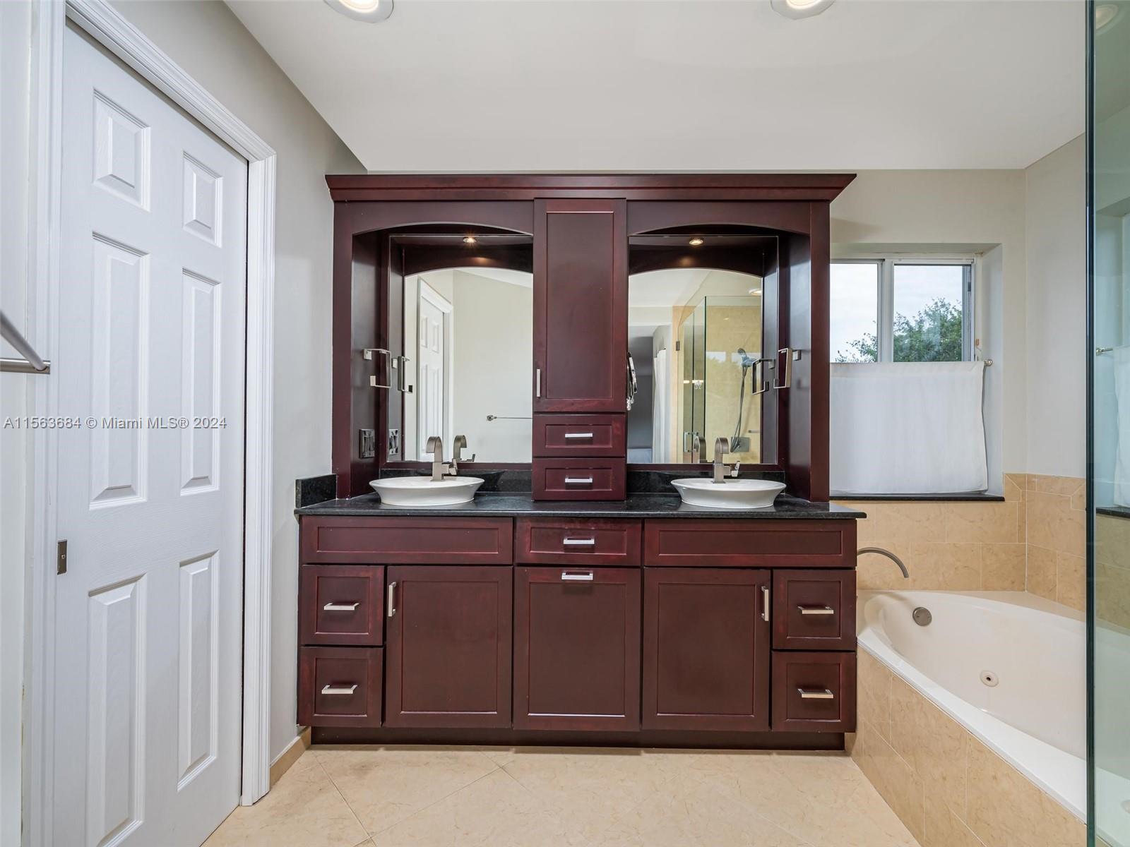 1005 Fairfield Meadows Dr