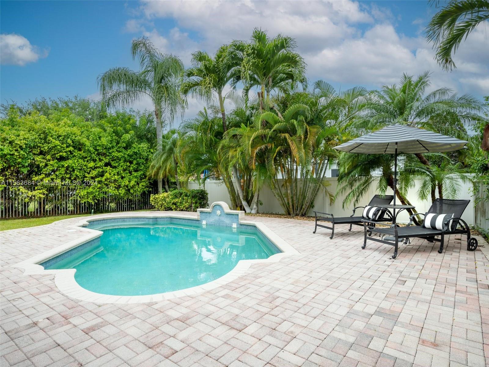 1005 Fairfield Meadows Dr