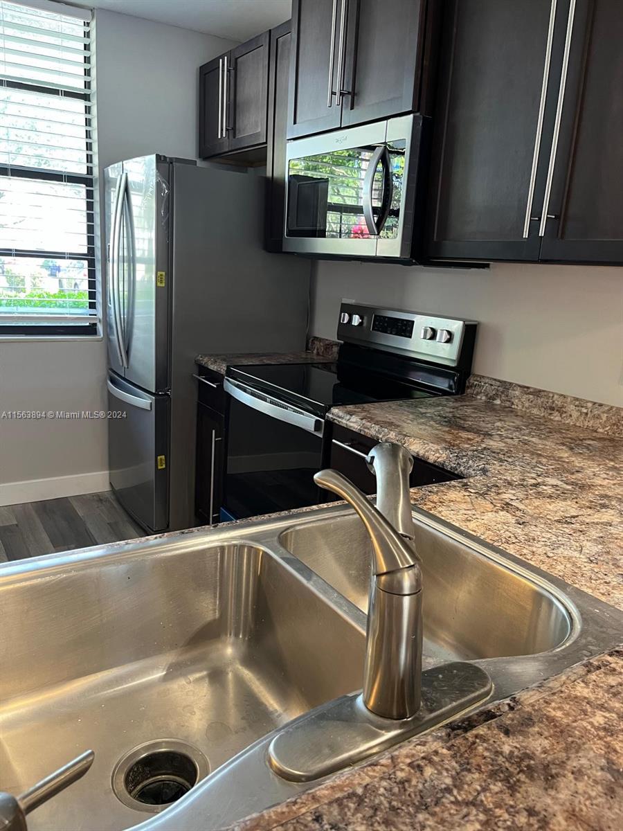 1709 Whitehall Dr # 102