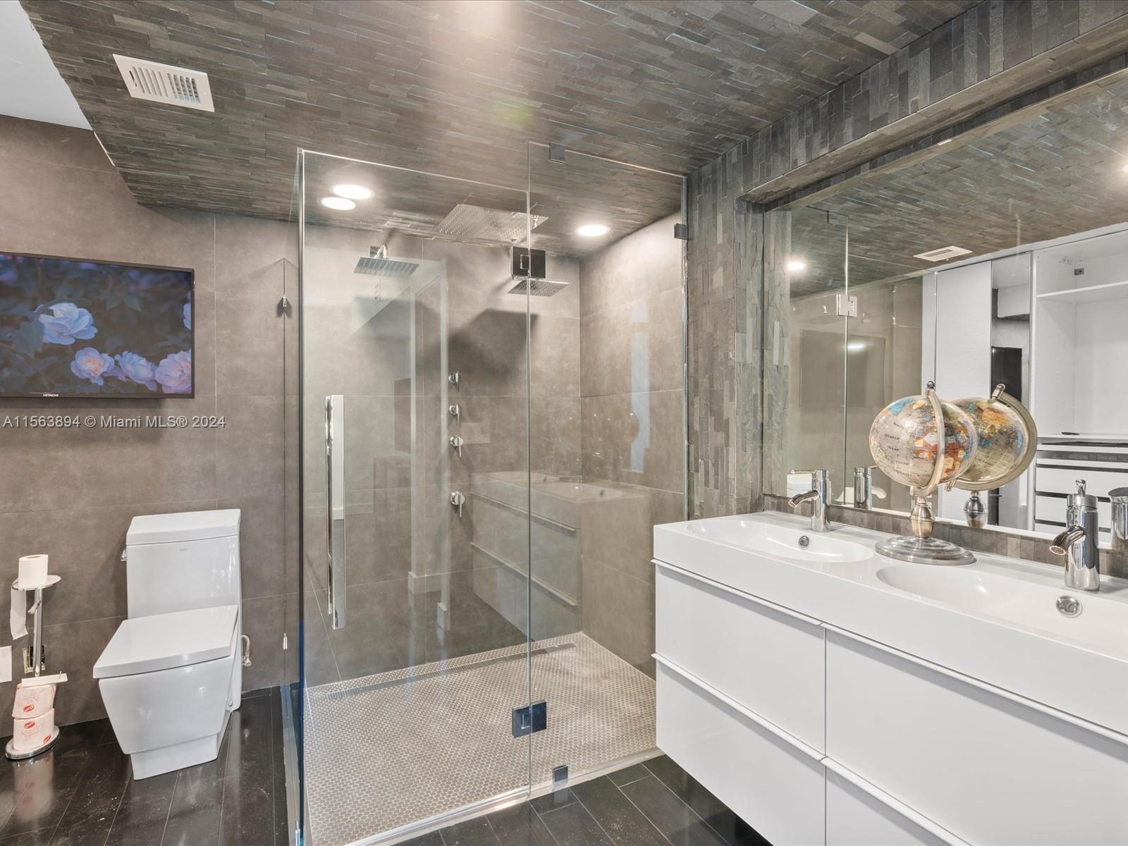 1709 Whitehall Dr # 102