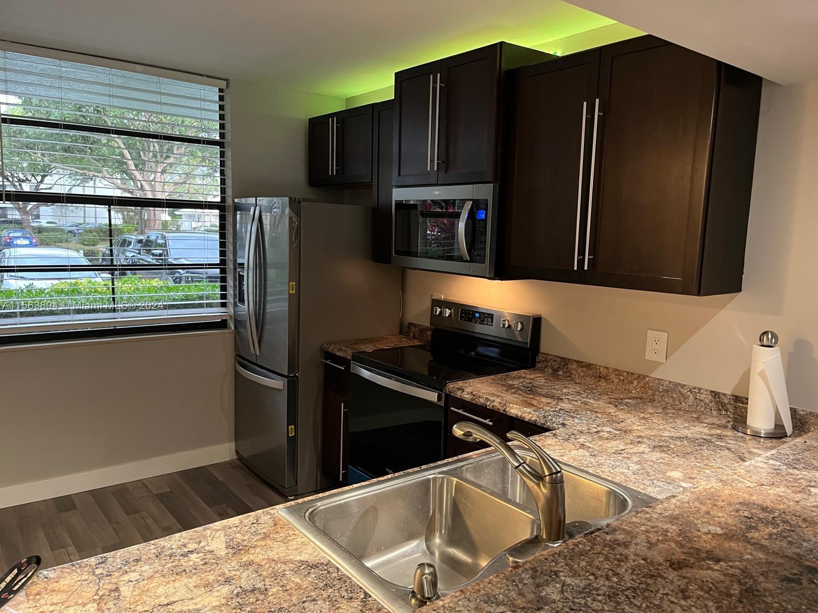 1709 Whitehall Dr # 102