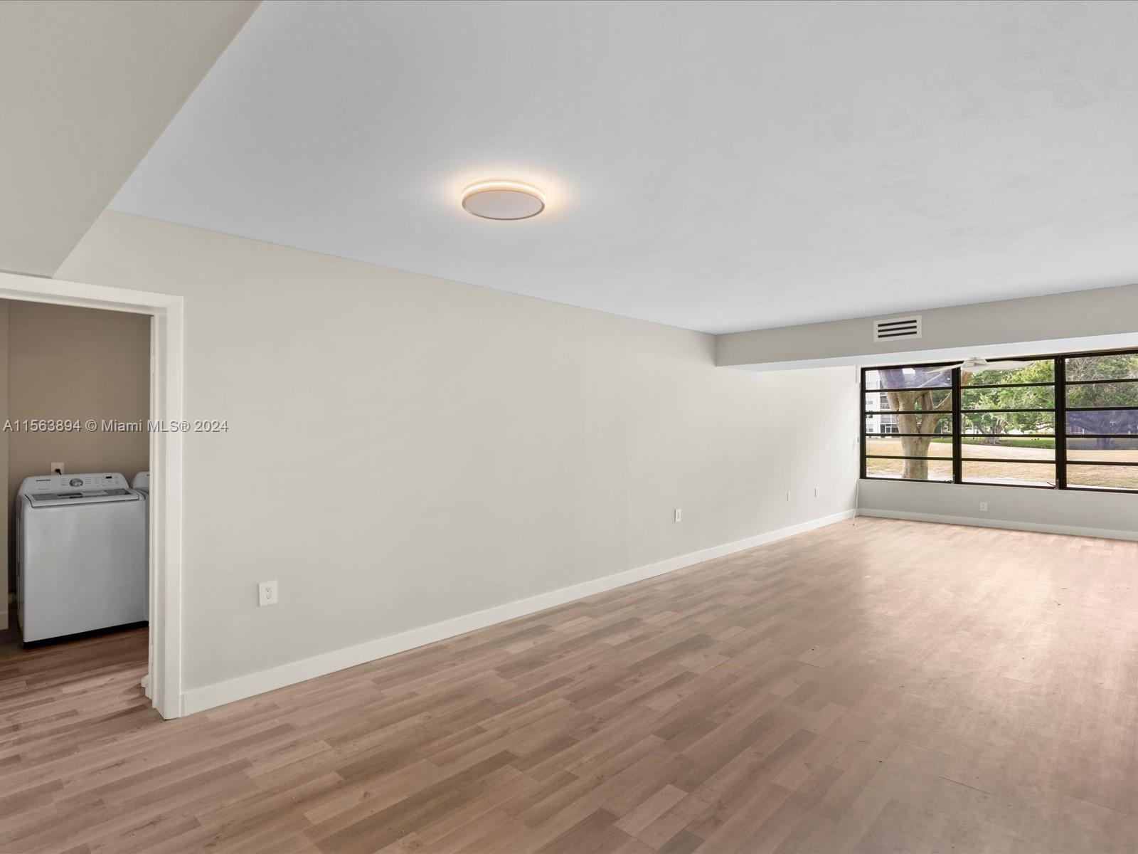 1709 Whitehall Dr # 102