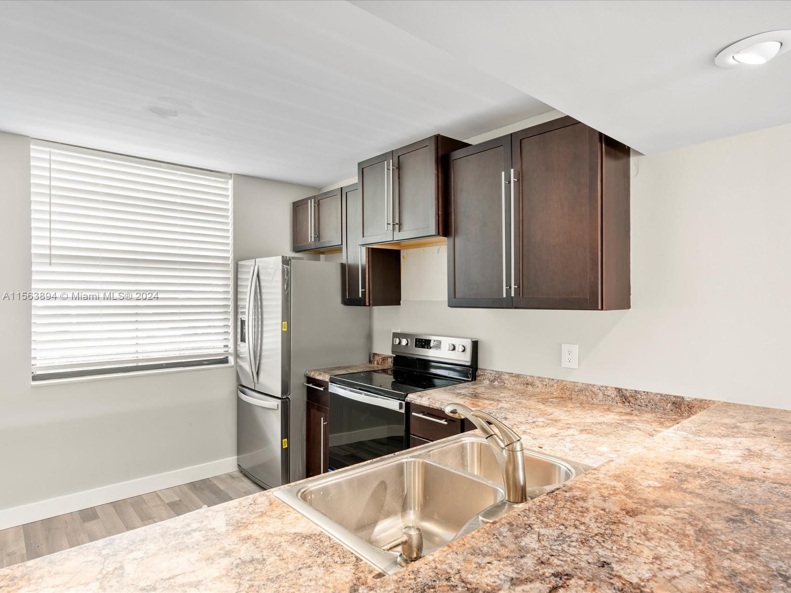 1709 Whitehall Dr # 102