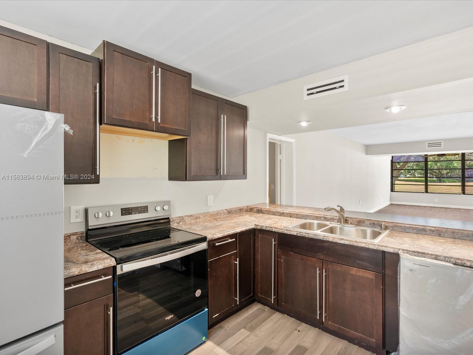 1709 Whitehall Dr # 102