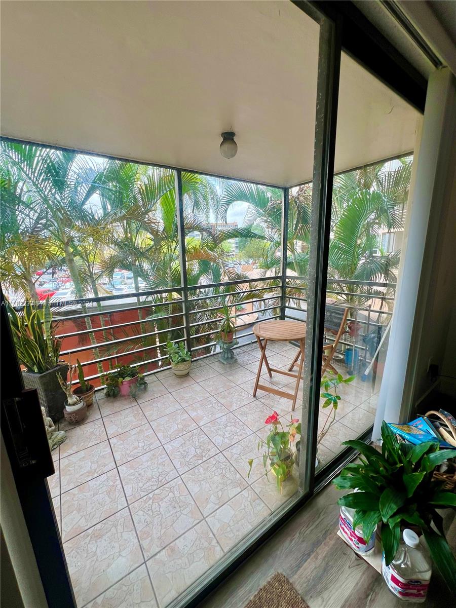 1200 Saint Charles Pl # 214