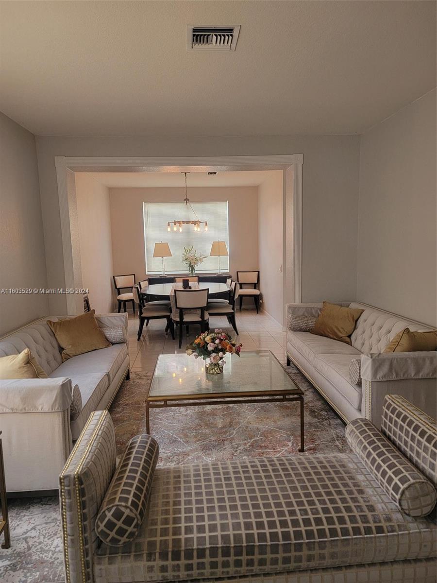 1113 Fairfield Meadows Dr