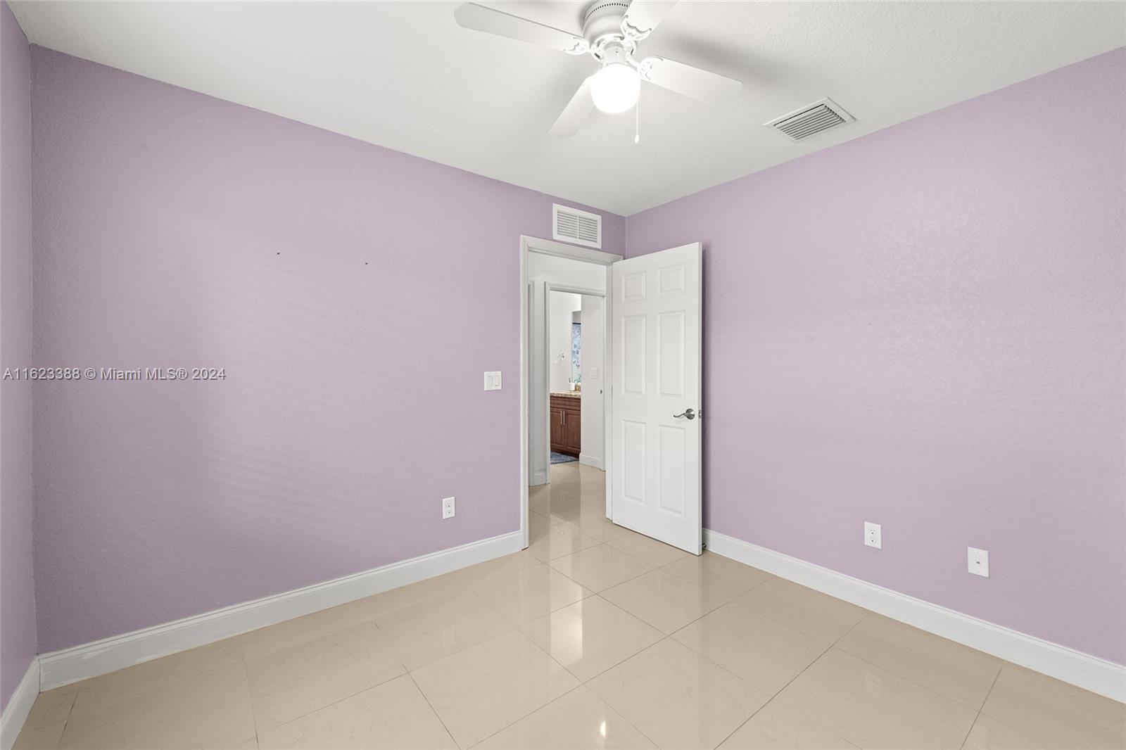 2836 NW 8th St