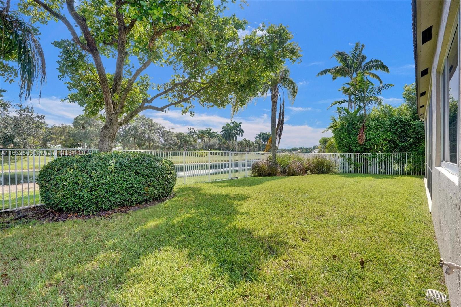 760 Tulip Cir