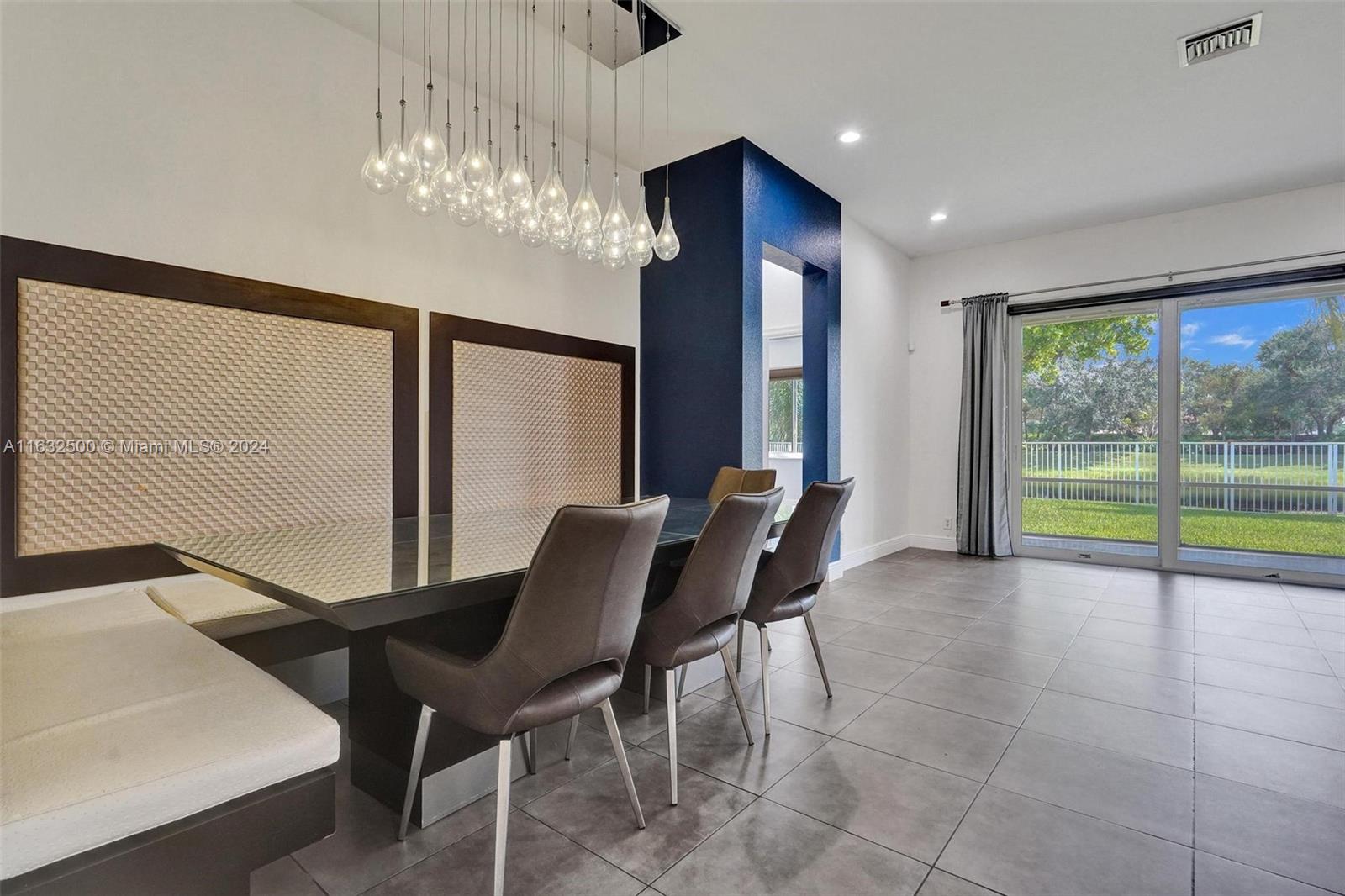 760 Tulip Cir