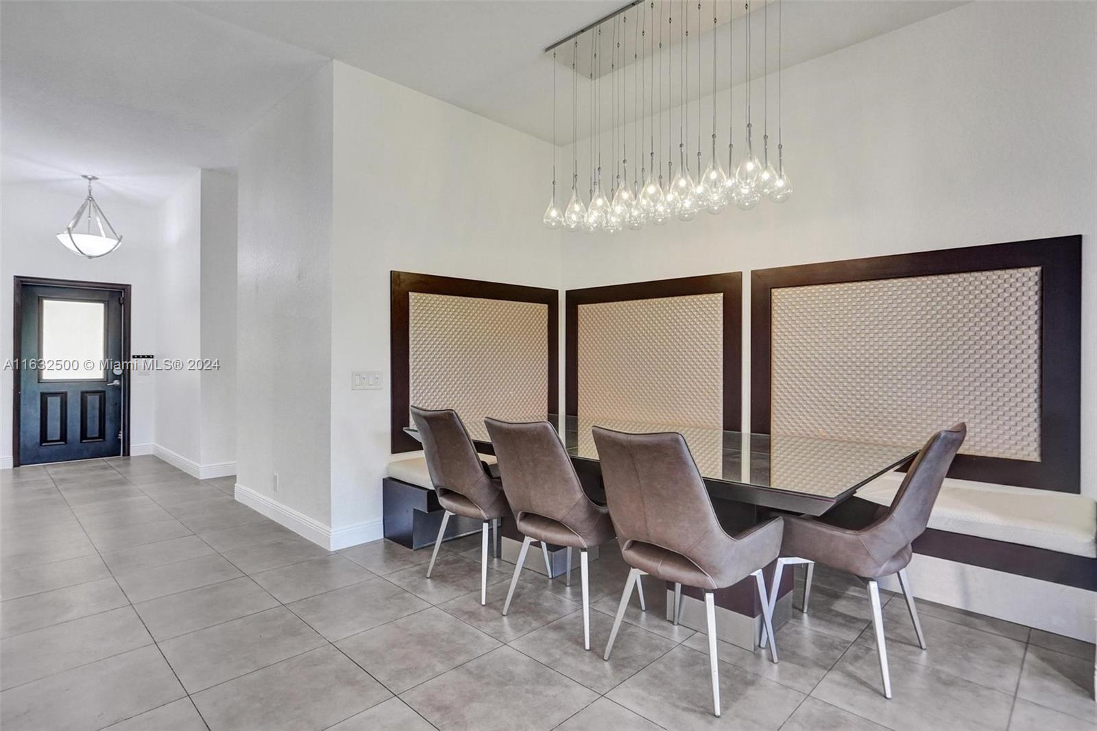760 Tulip Cir