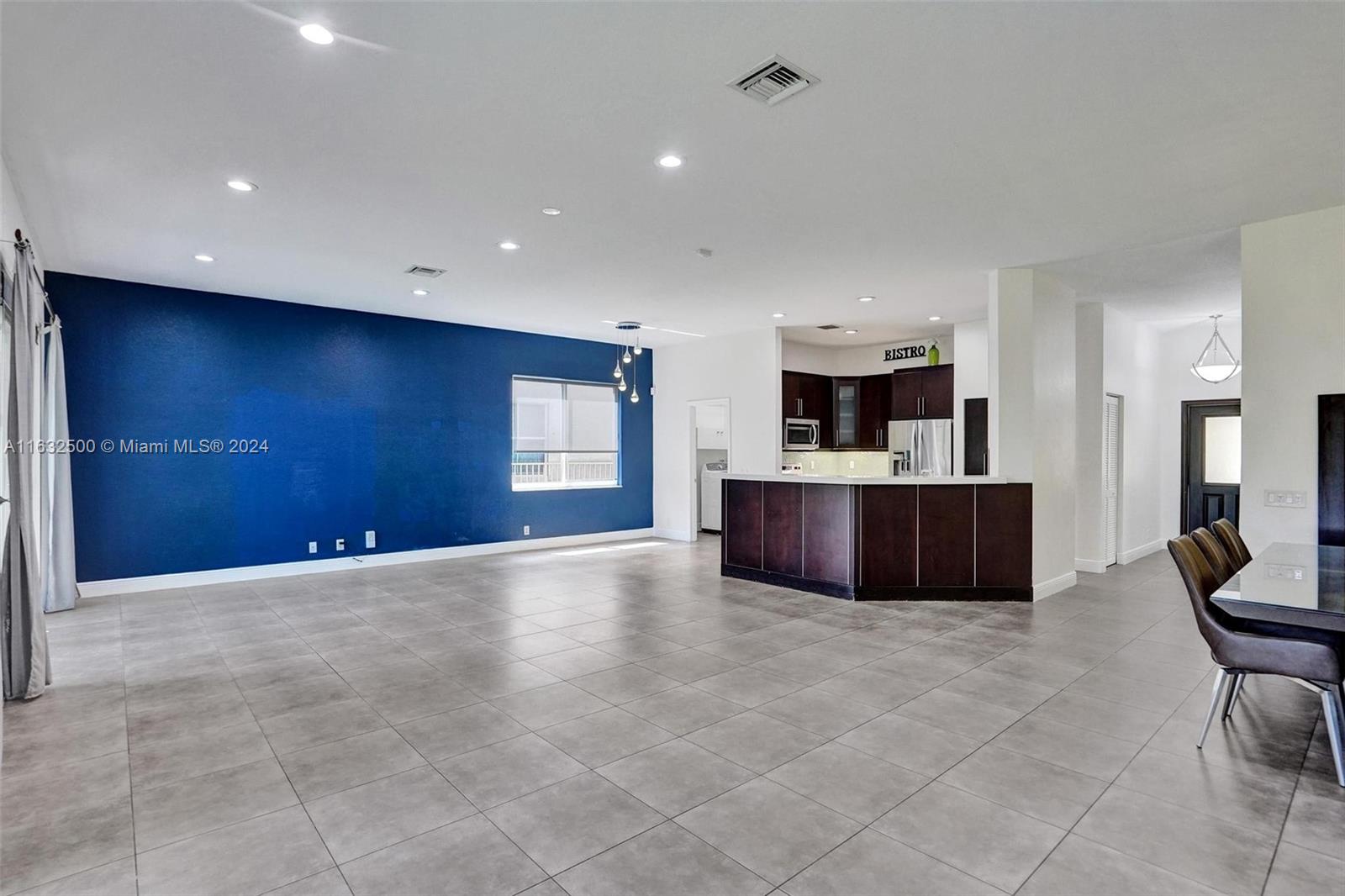 760 Tulip Cir