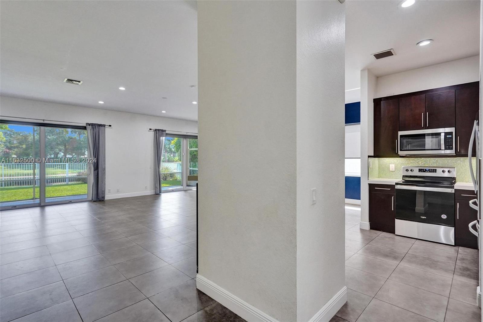 760 Tulip Cir