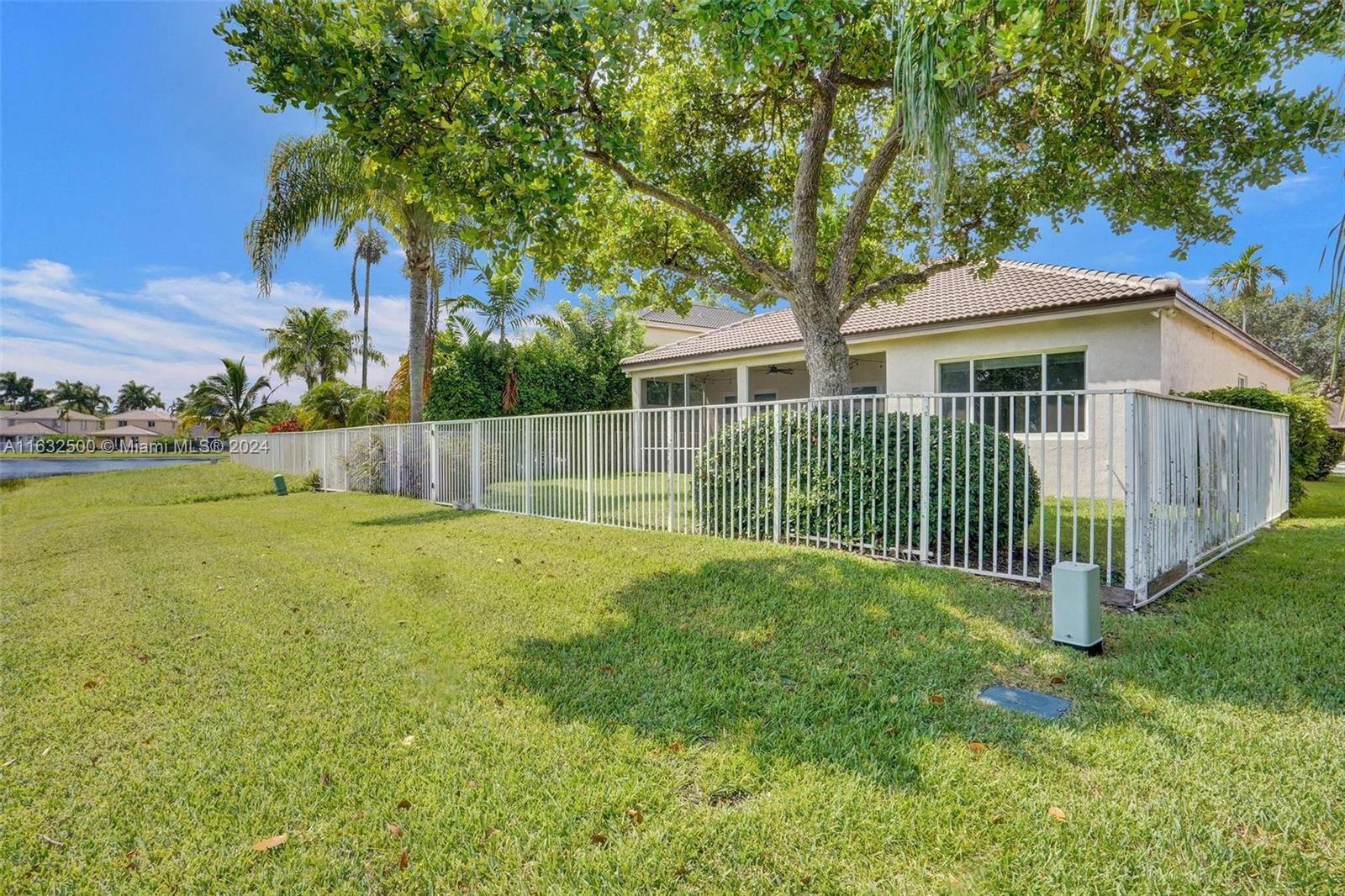 760 Tulip Cir