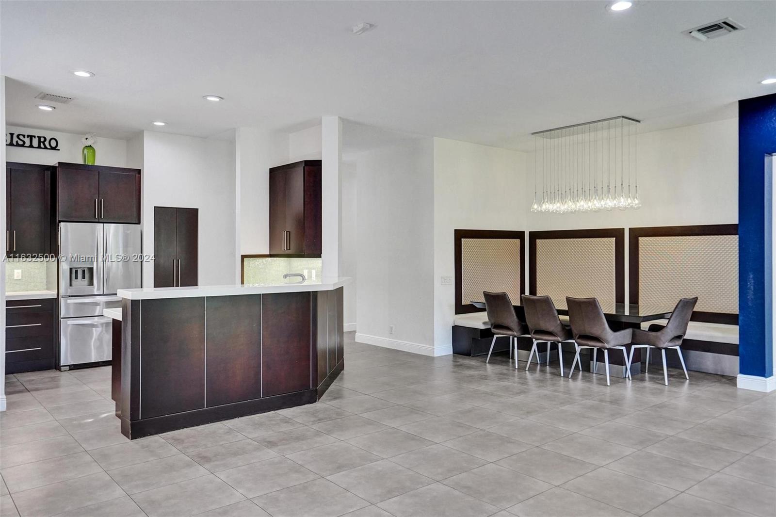 760 Tulip Cir
