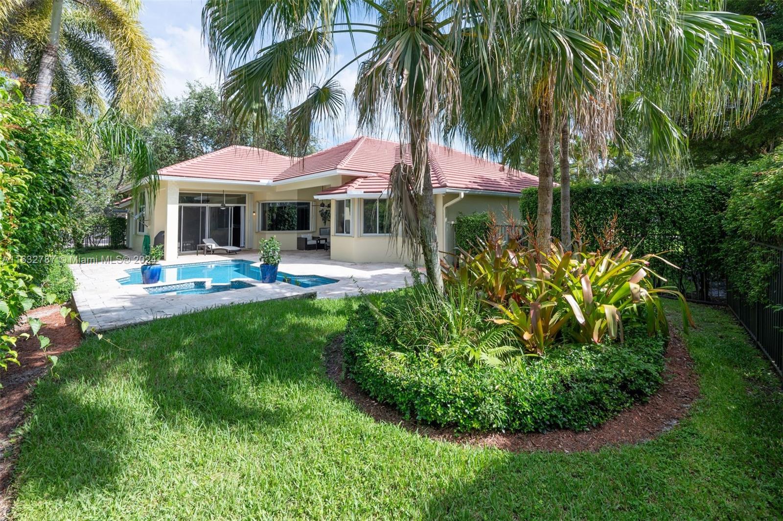 1562 Island Way