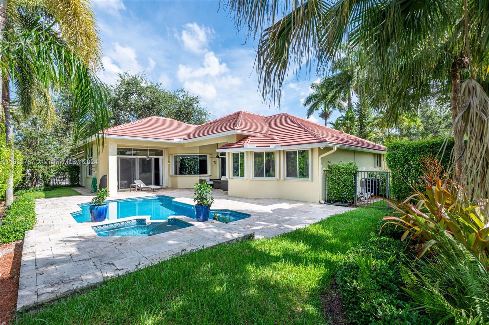 1562 Island Way
