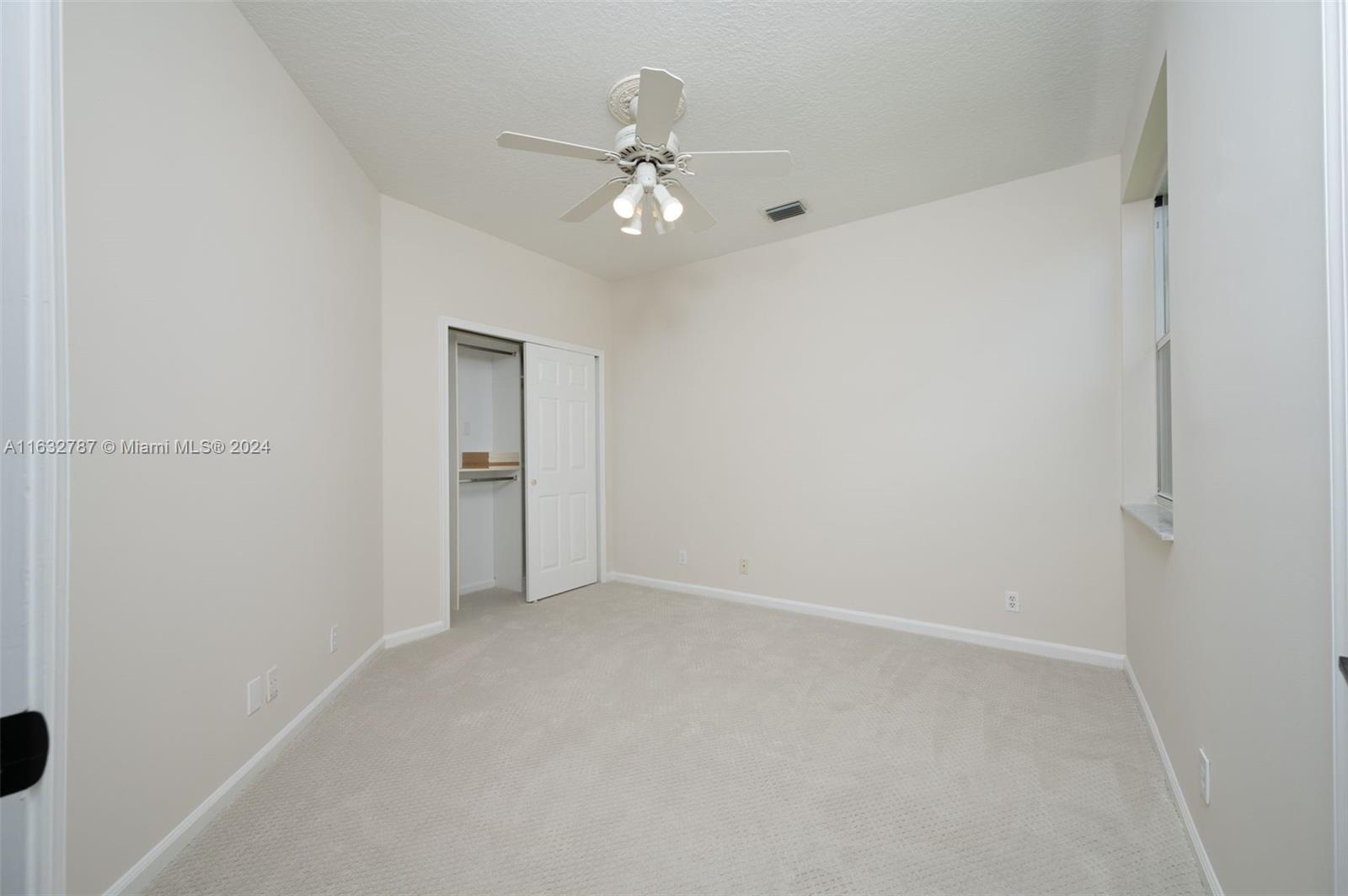 1562 Island Way