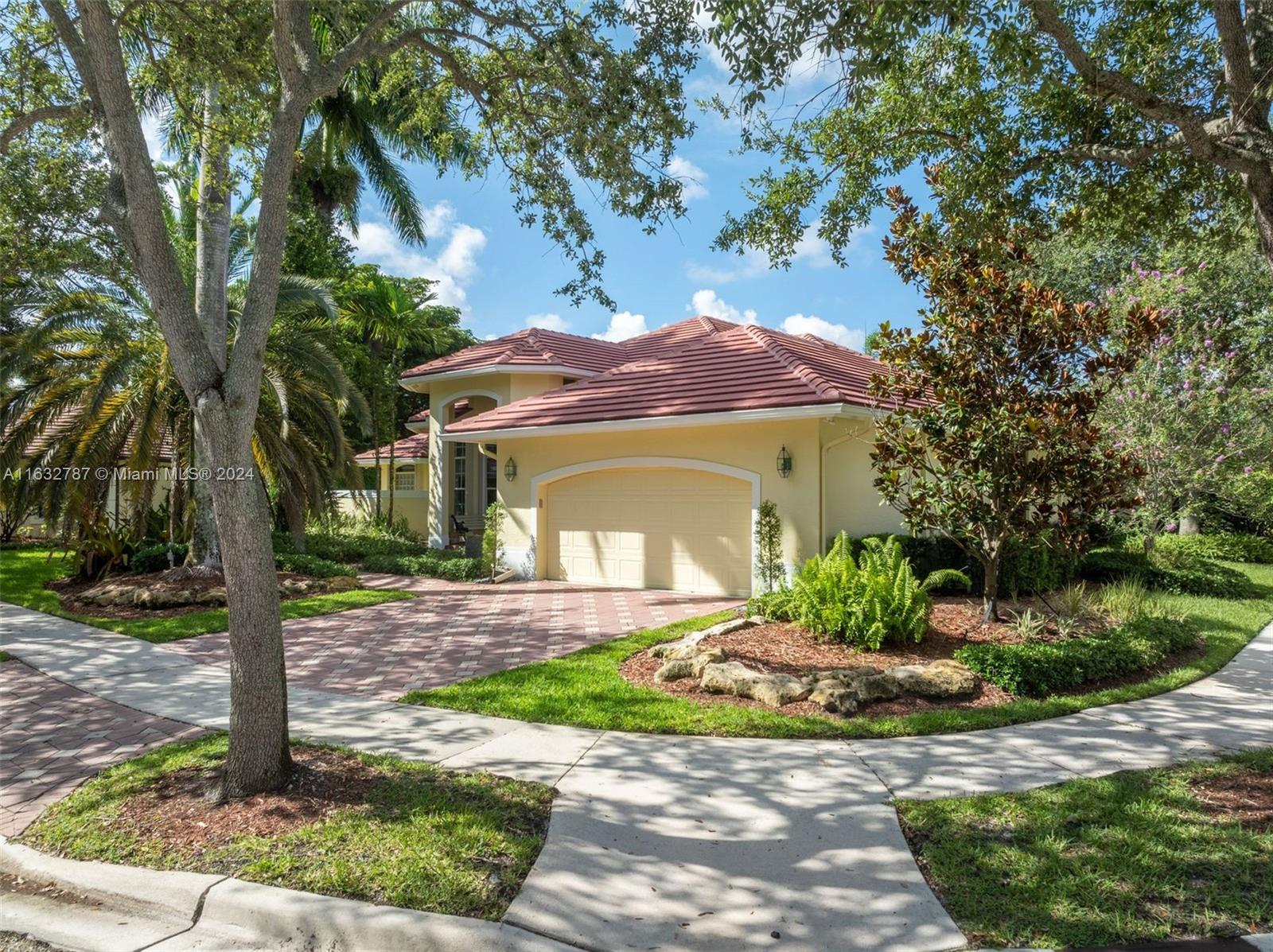 1562 Island Way